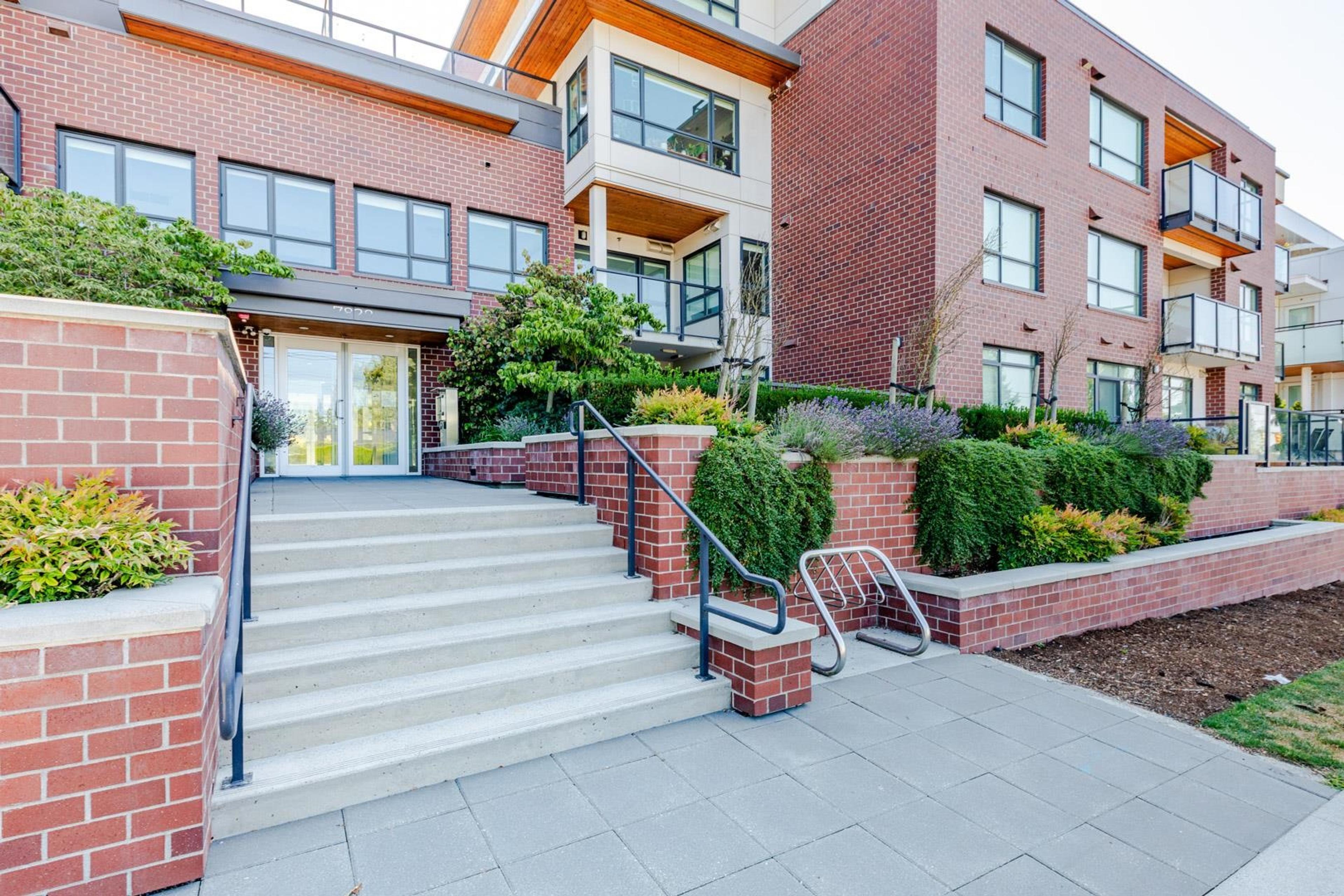 7828 Granville Street, Vancouver - Exteriors - Photo 2