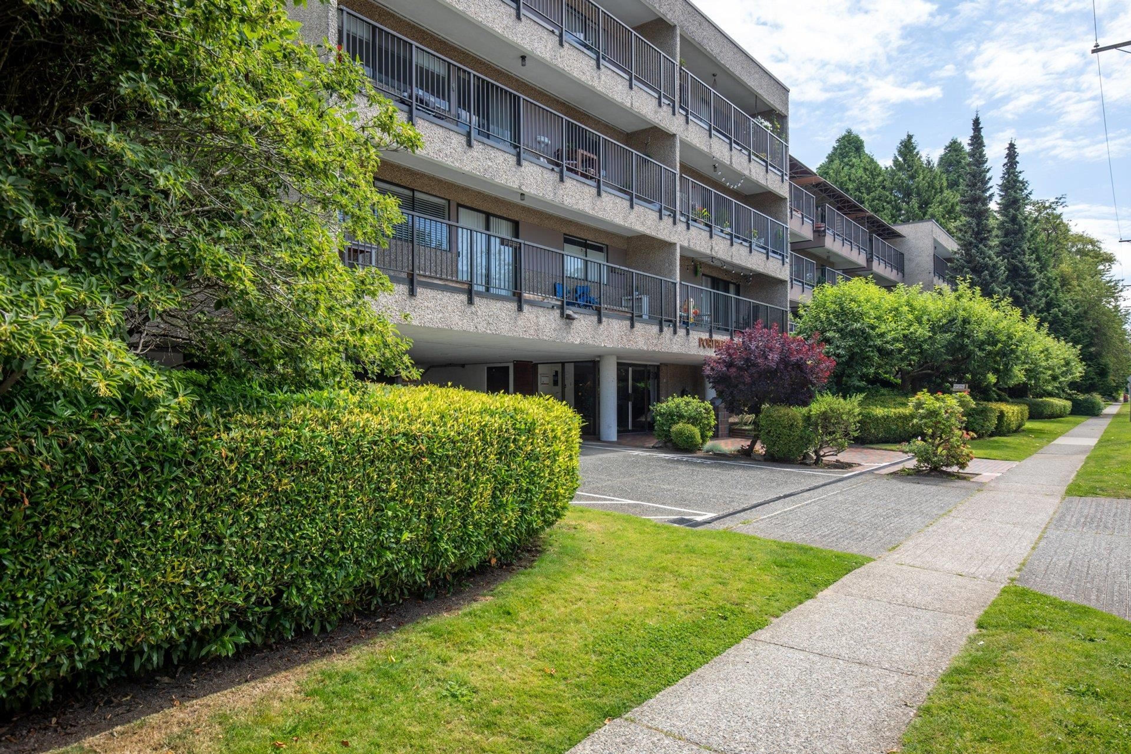330 E 1st Street, North Vancouver - Exteriors - Full Complex View - Photo 1