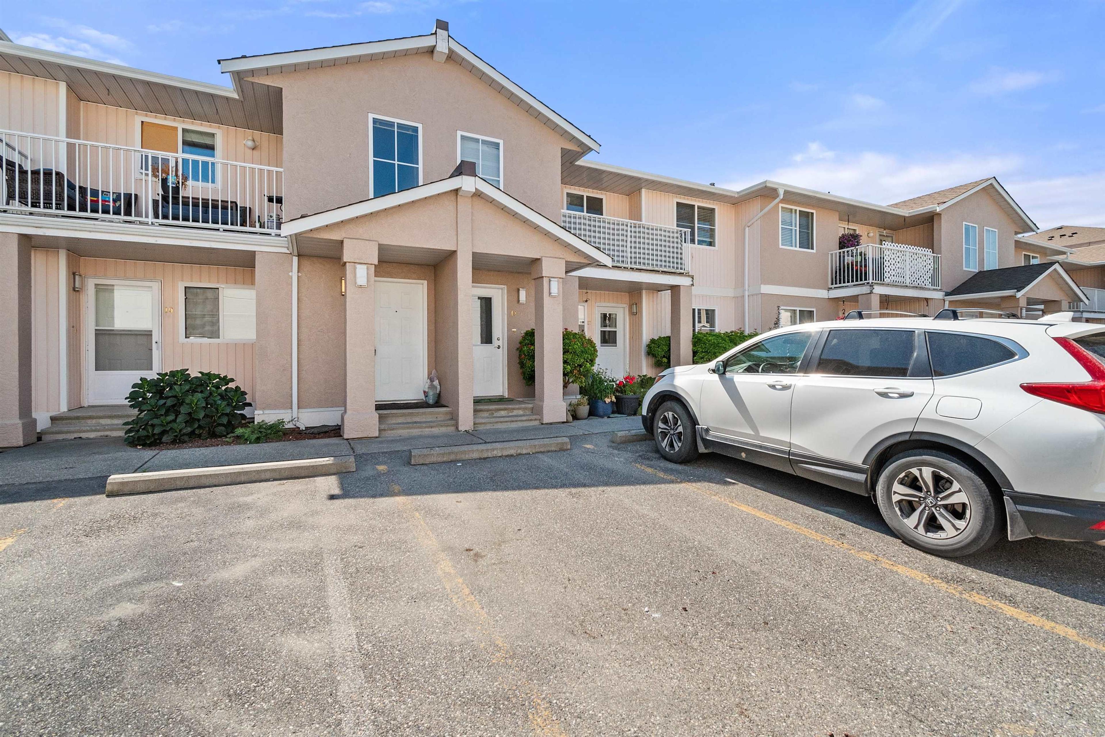 5915 Vedder Road, Chilliwack - Exteriors - Photo 3