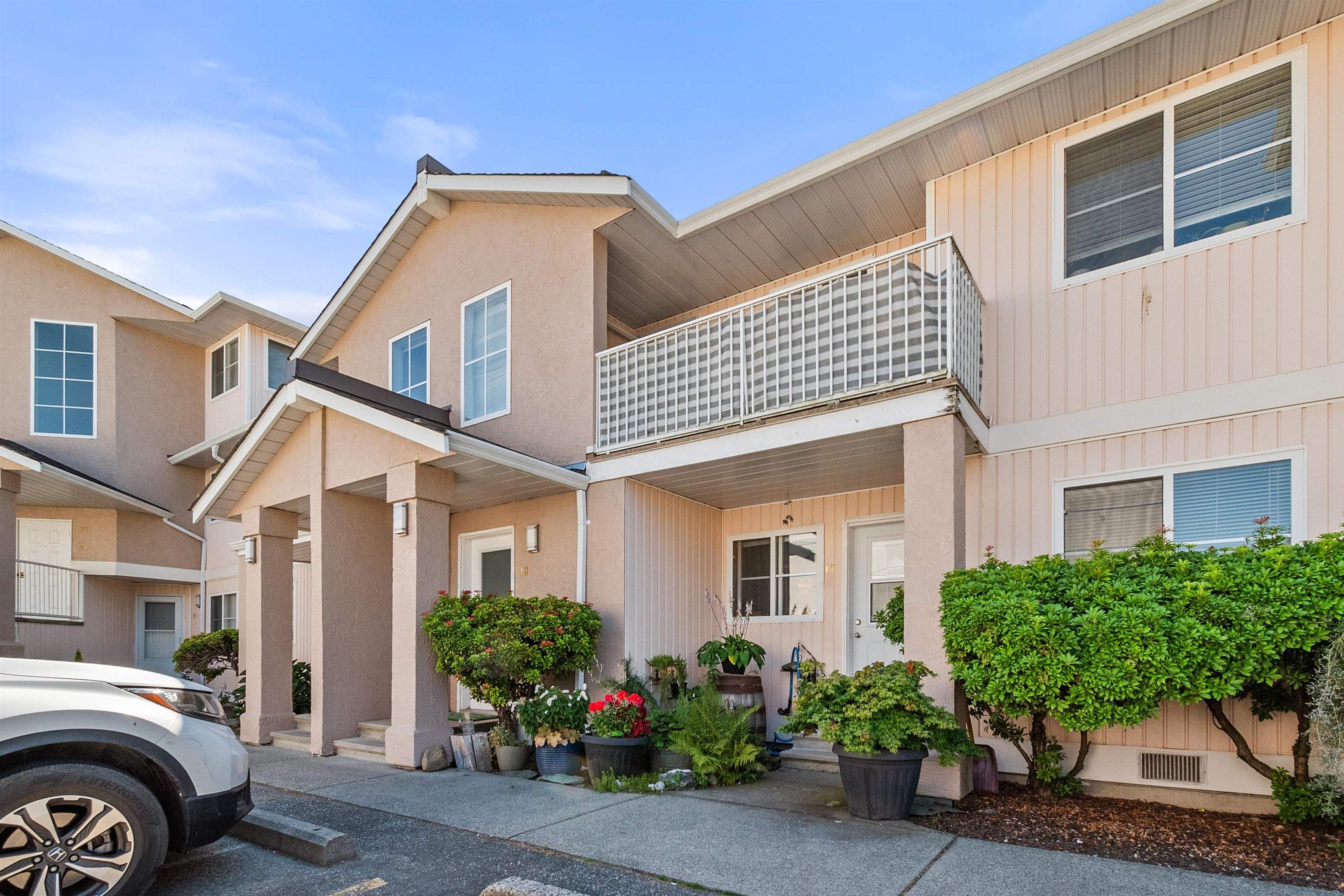 5915 Vedder Road, Chilliwack - Exteriors - Photo 4