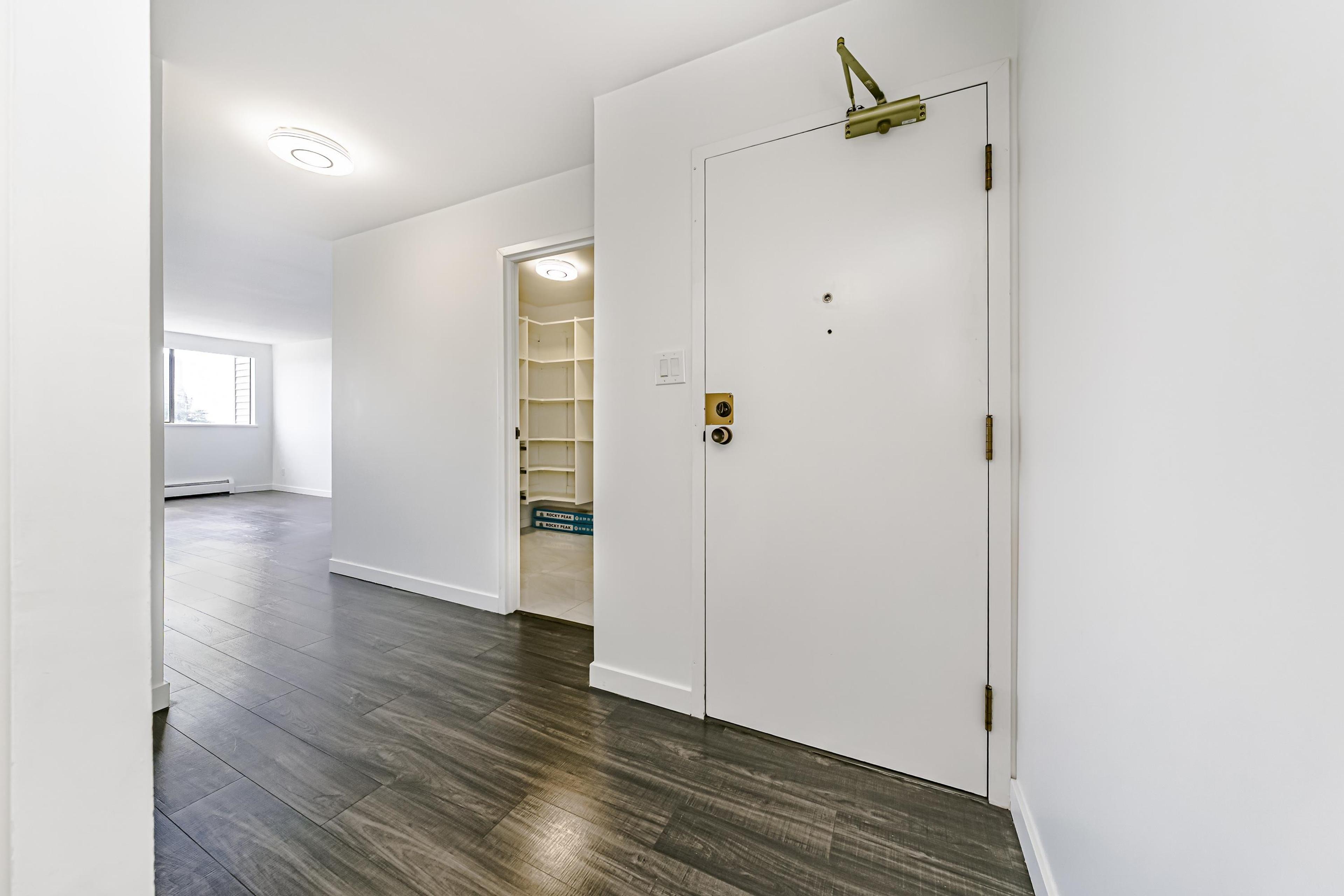 225 Sixth Street, New Westminster - Exteriors - Photo 4