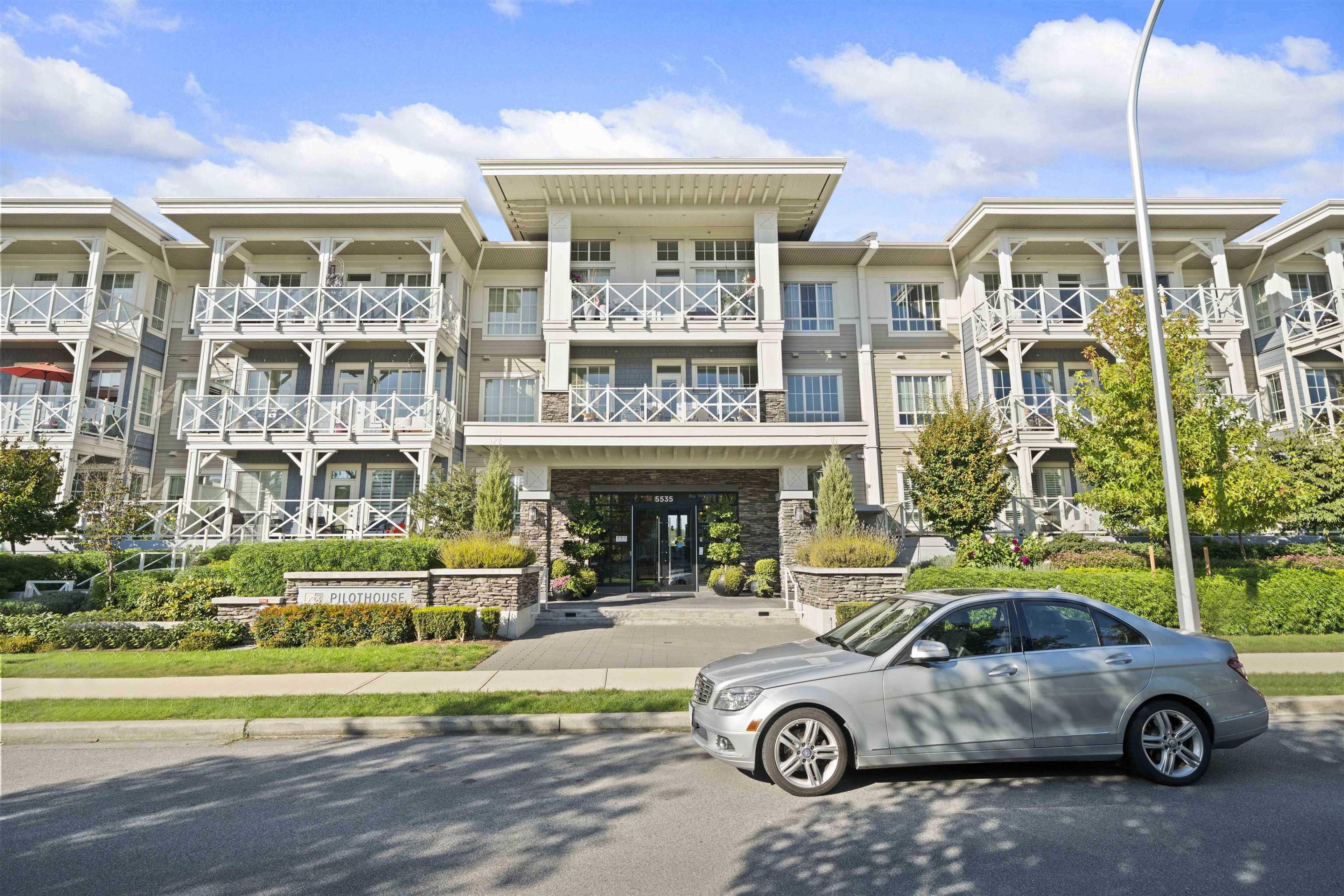 5535 Admiral Way, Ladner - Exteriors - Full Complex View - Photo 7