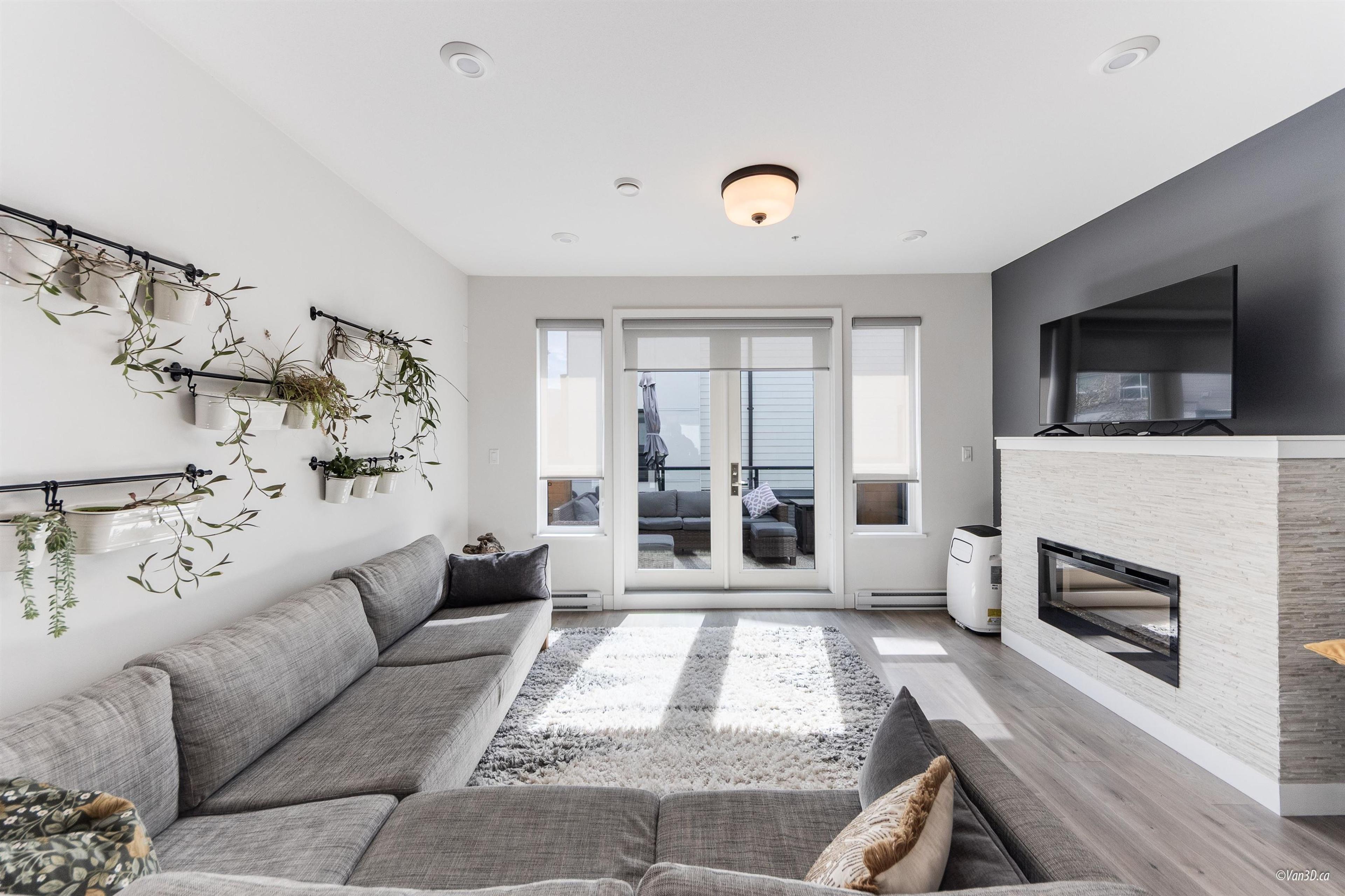 1188 Main Street, Squamish - Exteriors - Photo 3