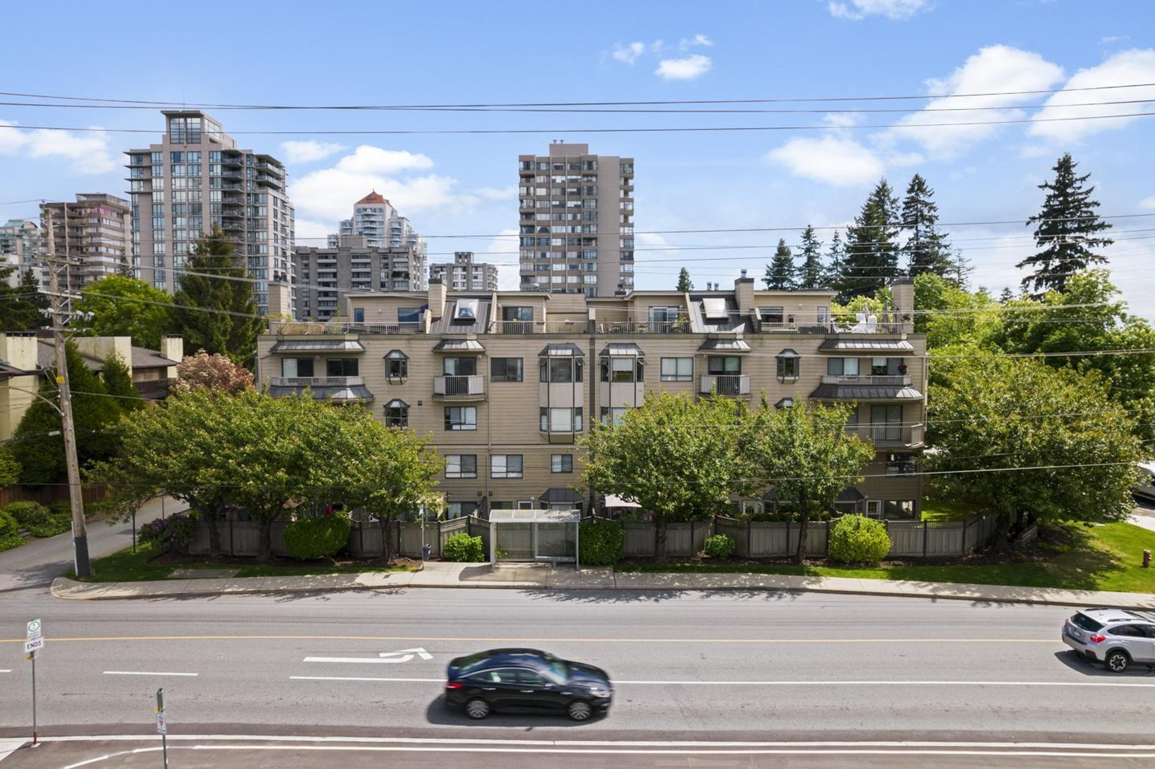 777 Eighth Street, New Westminster - Exteriors - Photo 2