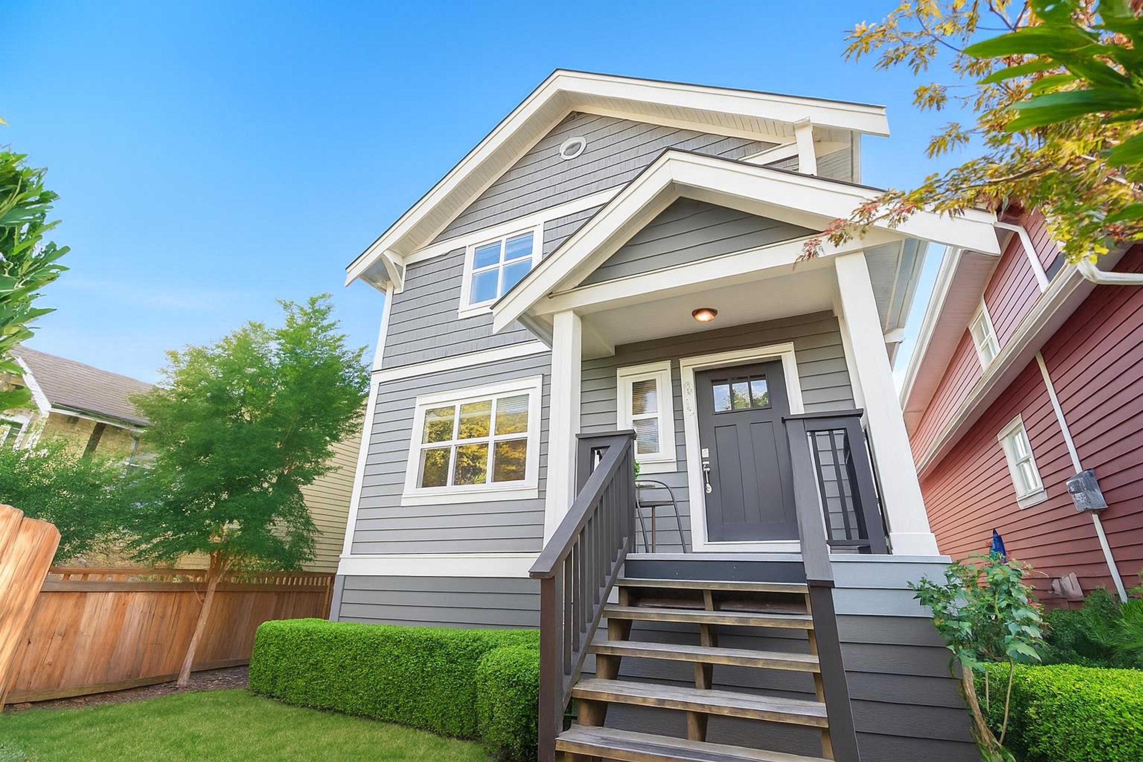 938 E 20th Avenue, Vancouver - Exteriors - Photo 1