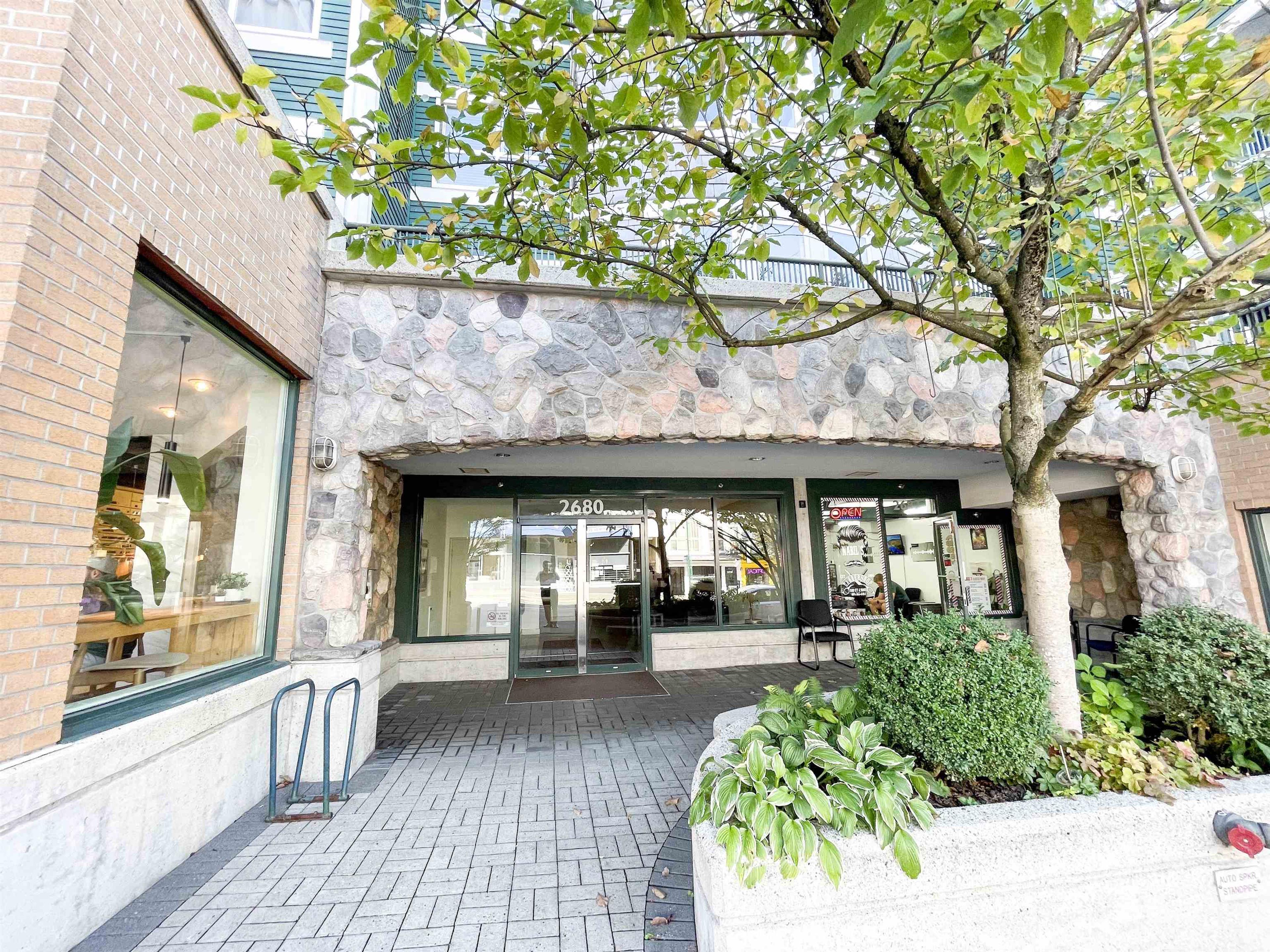 2680 W 4th Avenue, Vancouver - Exteriors - Photo 1