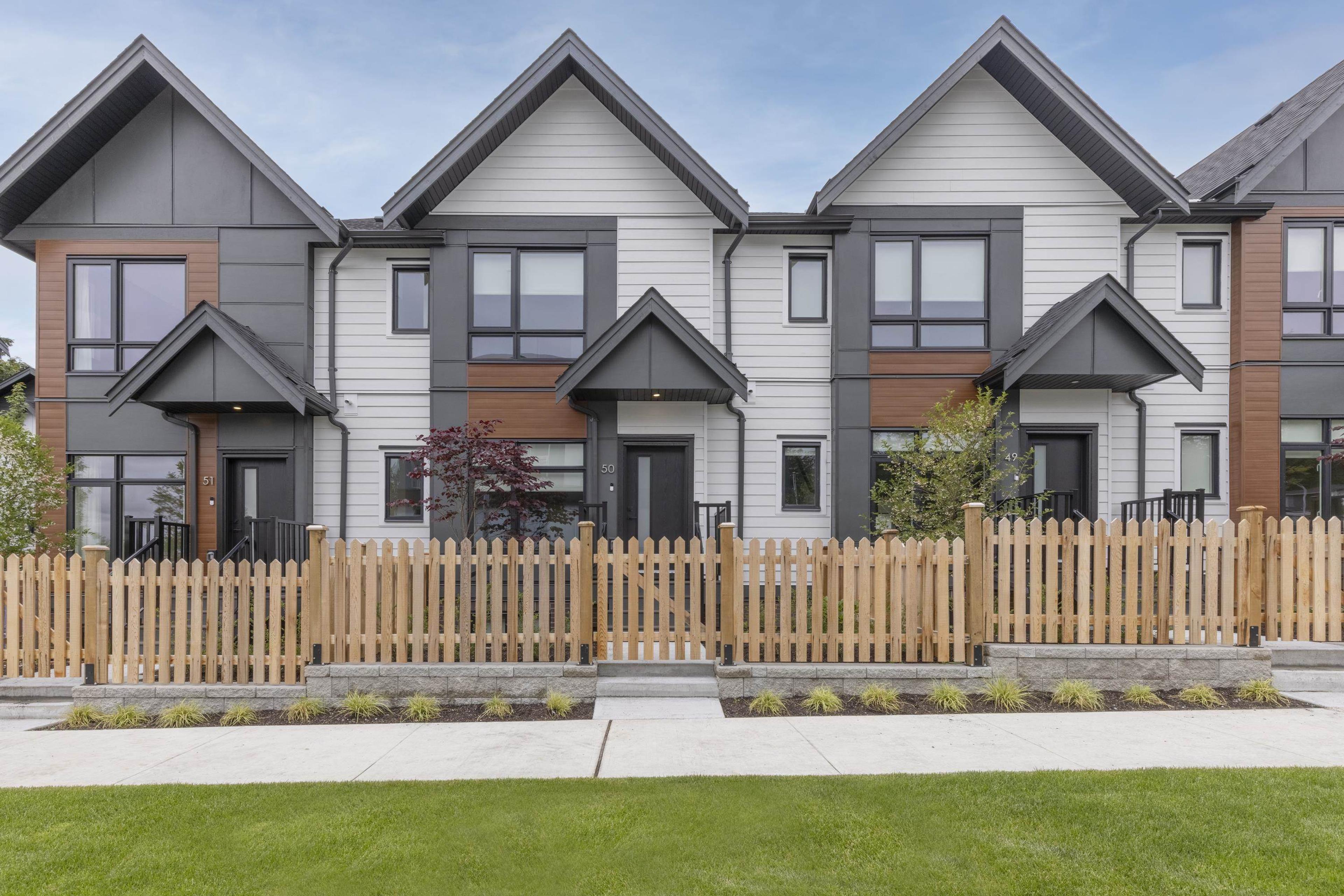 1959 165a Street, Surrey - Exteriors - Full Complex View - Photo 2