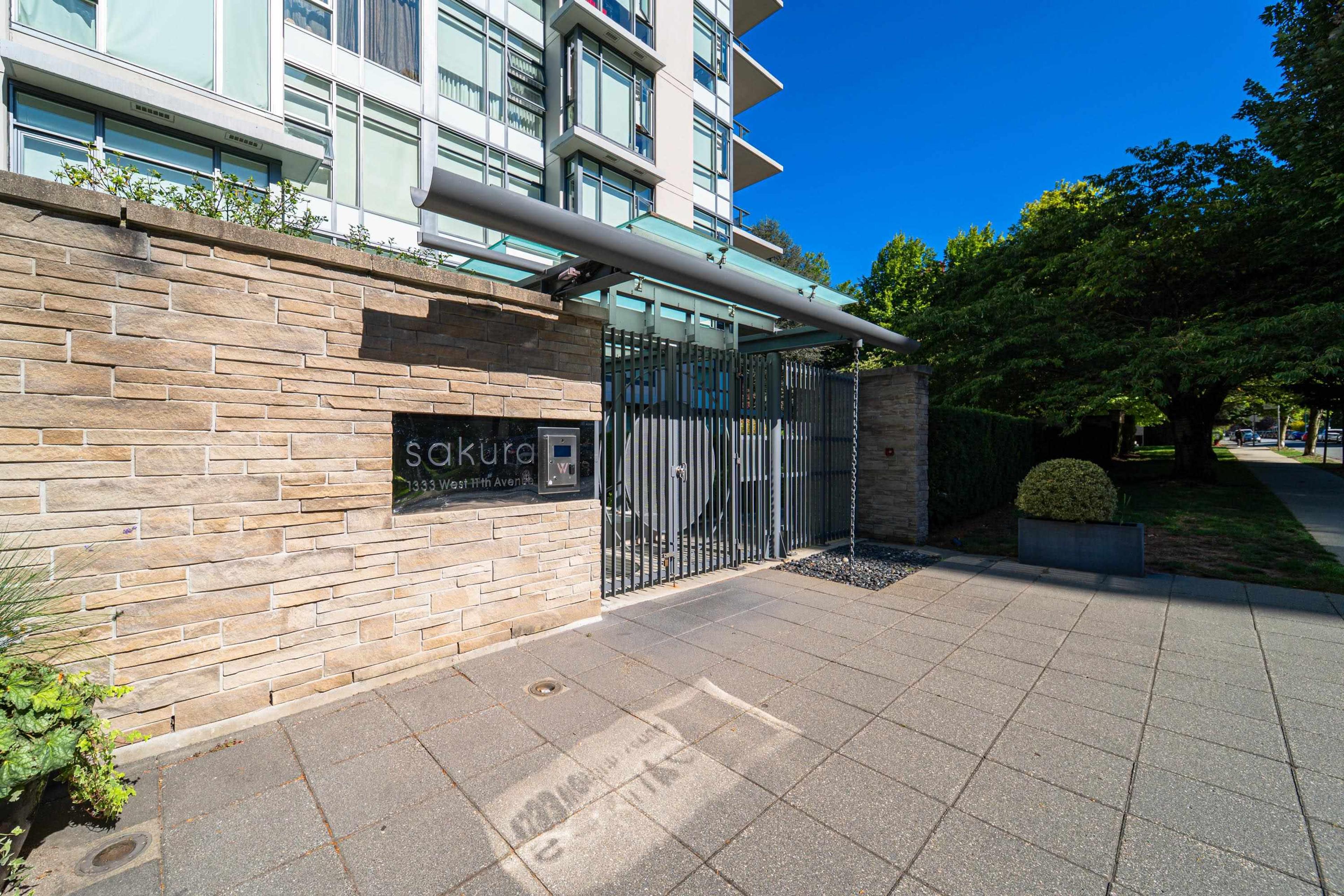 1333 W 11th Avenue, Vancouver - Exteriors - Photo 1