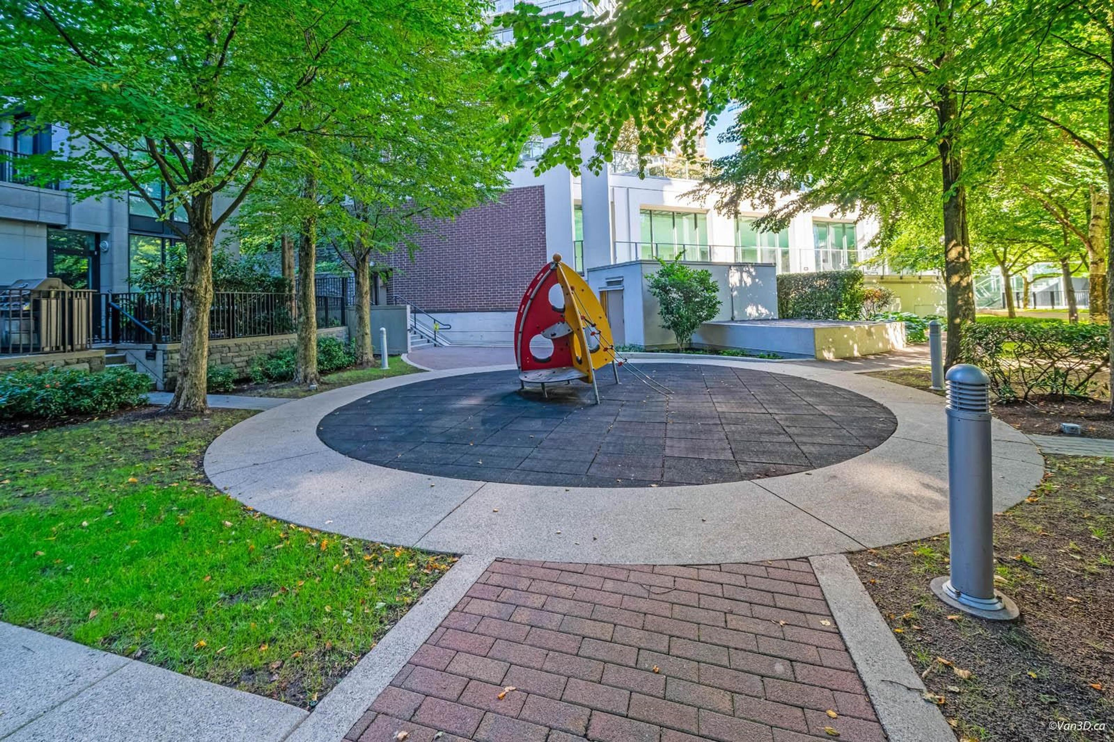 #1506 583 BEACH CRESCENT - Image 34