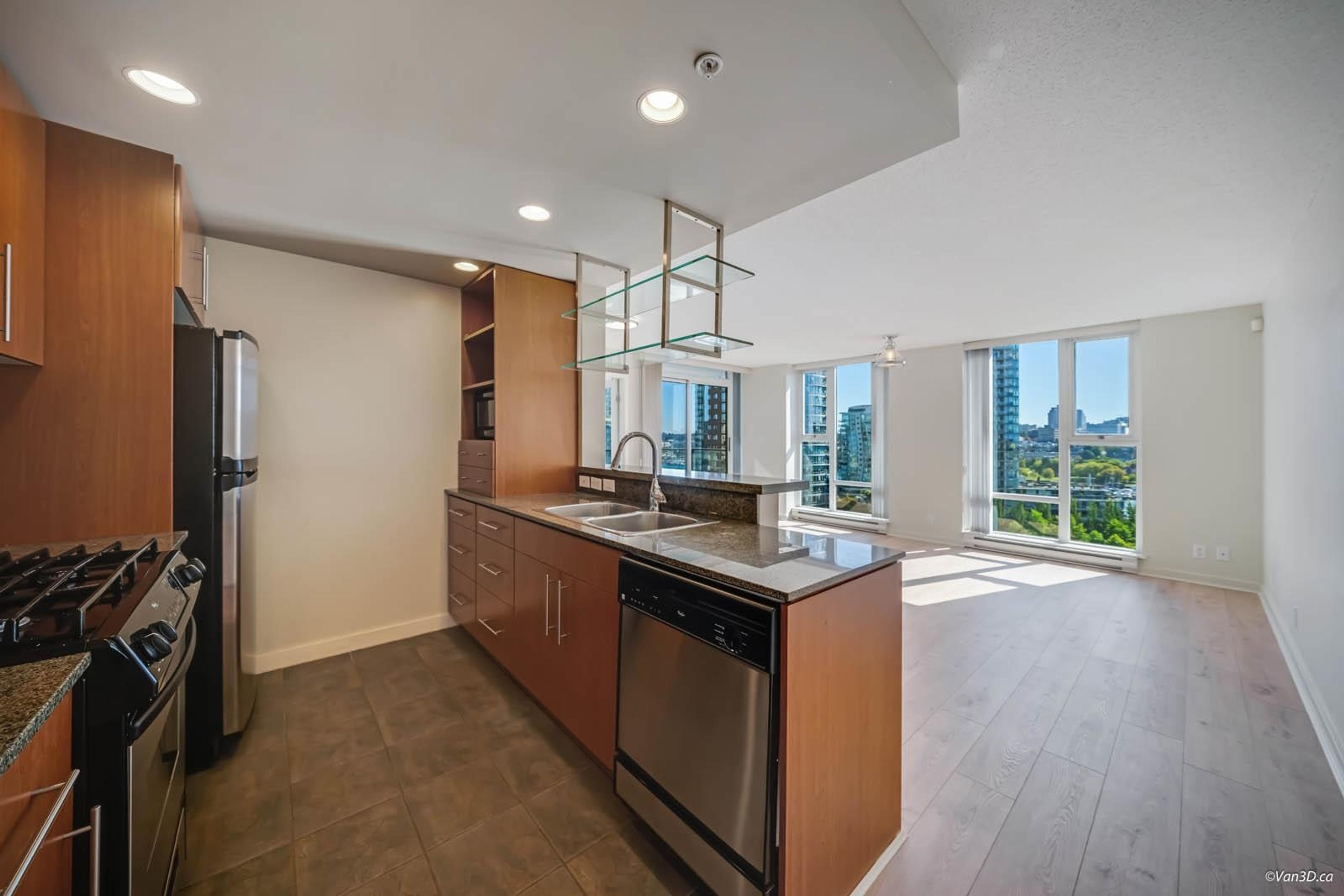 #1506 583 BEACH CRESCENT - Image 10