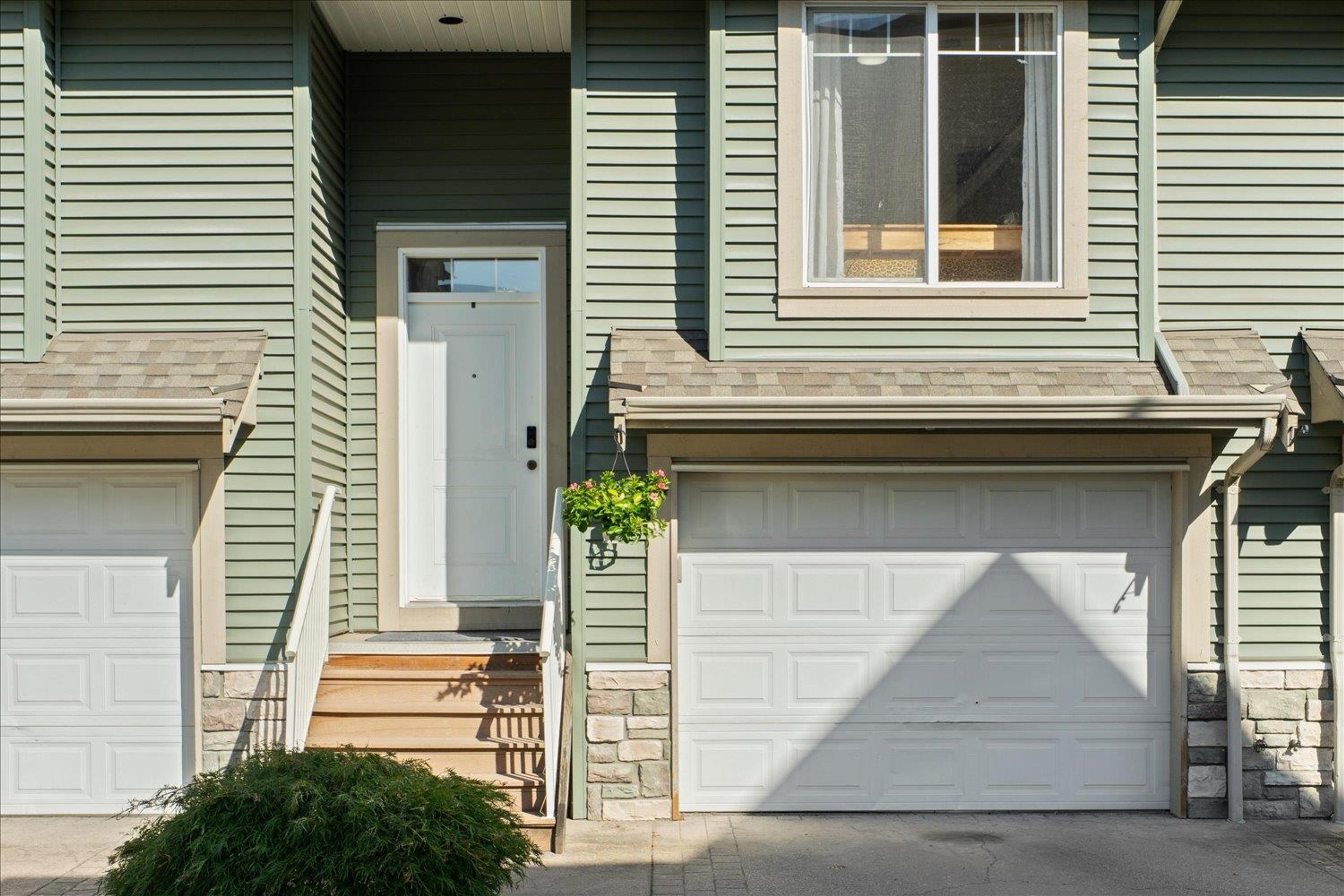 6498 Southdowne Place, Chilliwack - Exteriors - Photo 1