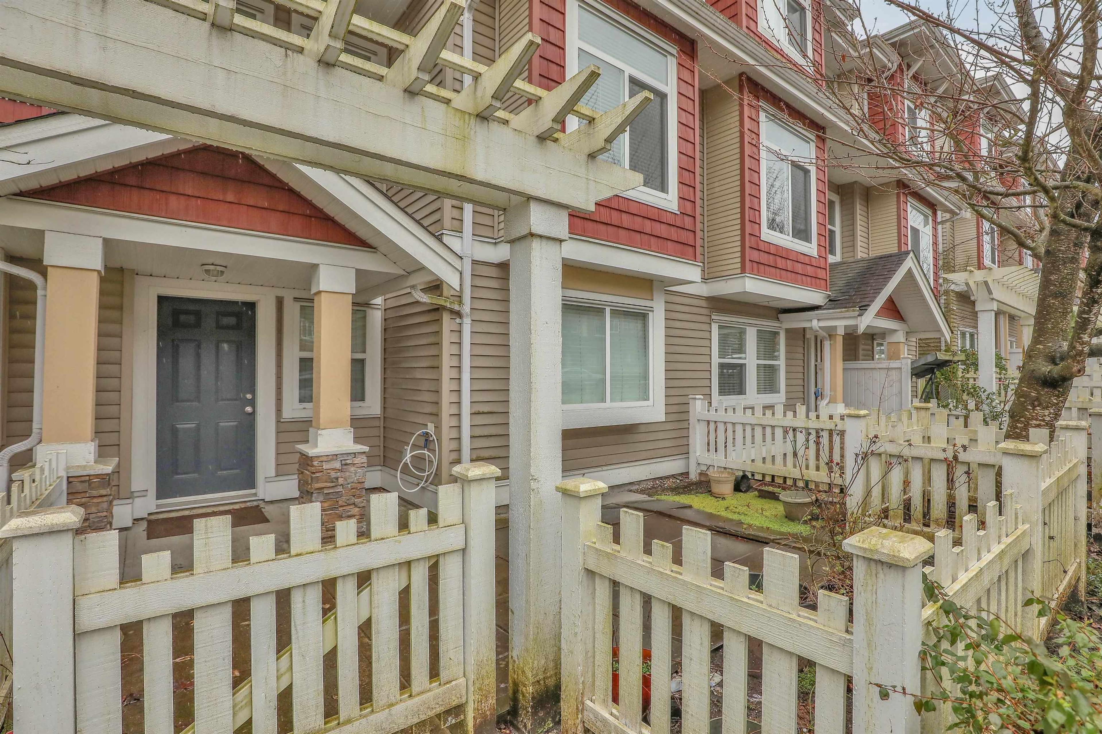 8655 159 Street, Surrey - Exteriors - Photo 1