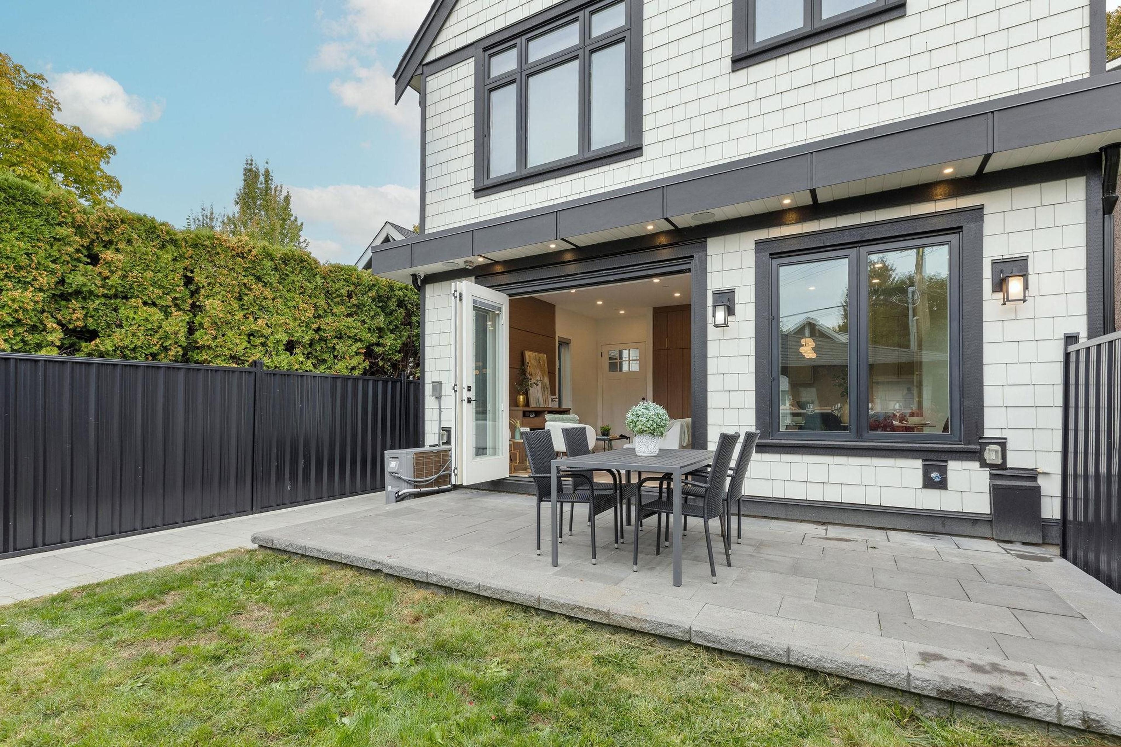 2334 E 5th Avenue, Vancouver - Outdoor Amenities - Garden / Yard/ Backyard/ Porch/ Deck - Photo 3