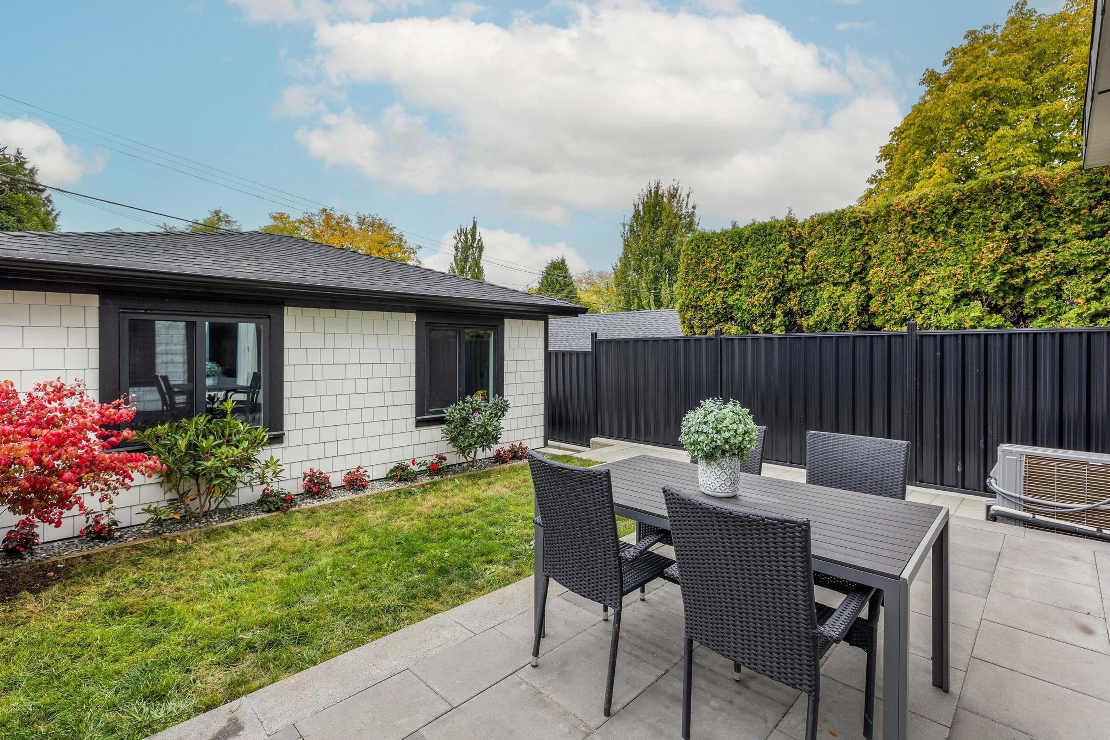 2334 E 5th Avenue, Vancouver - Outdoor Amenities - Garden / Yard/ Backyard/ Porch/ Deck - Photo 4