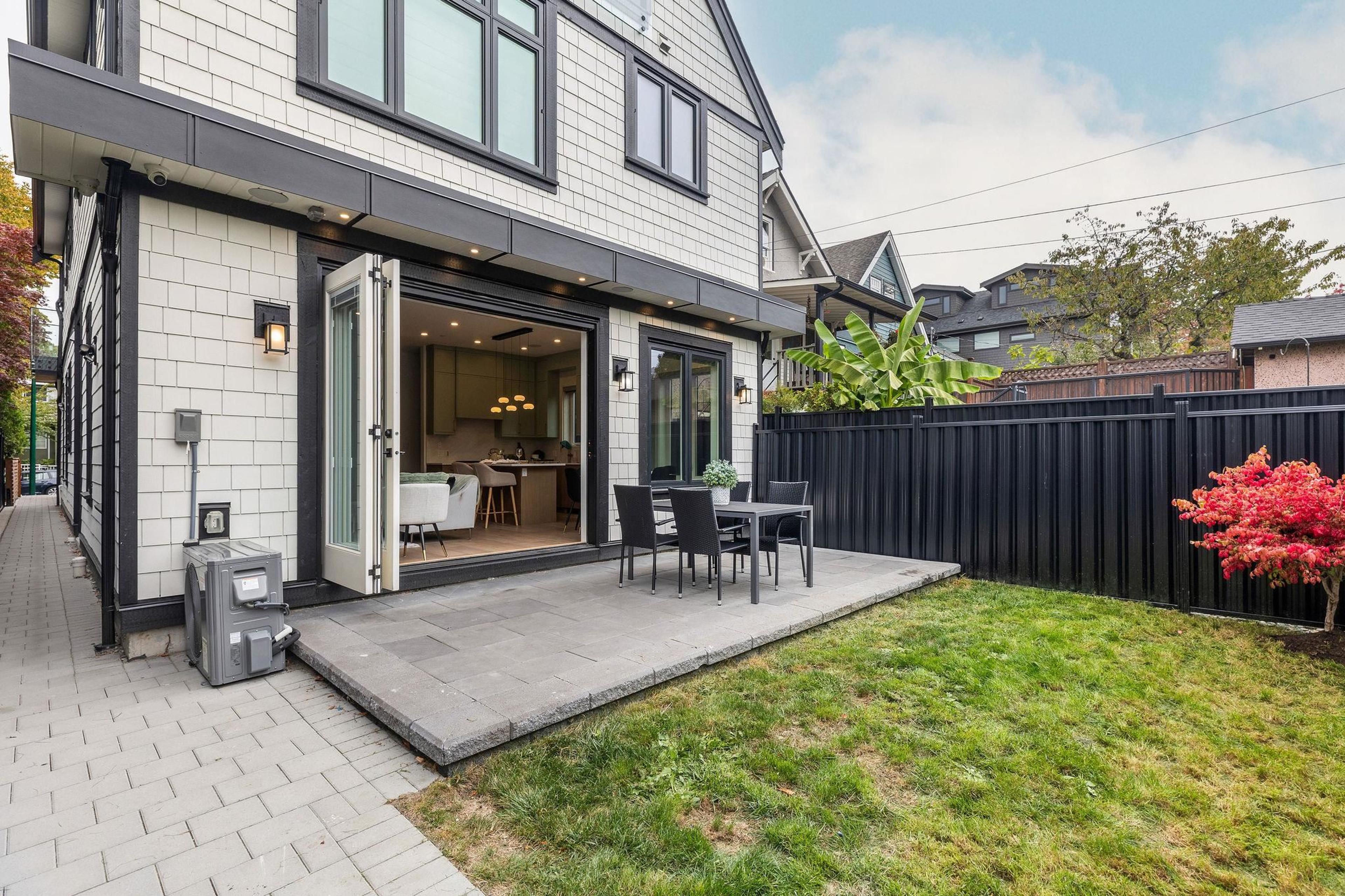 2334 E 5th Avenue, Vancouver - Outdoor Amenities - Garden / Yard/ Backyard/ Porch/ Deck - Photo 7