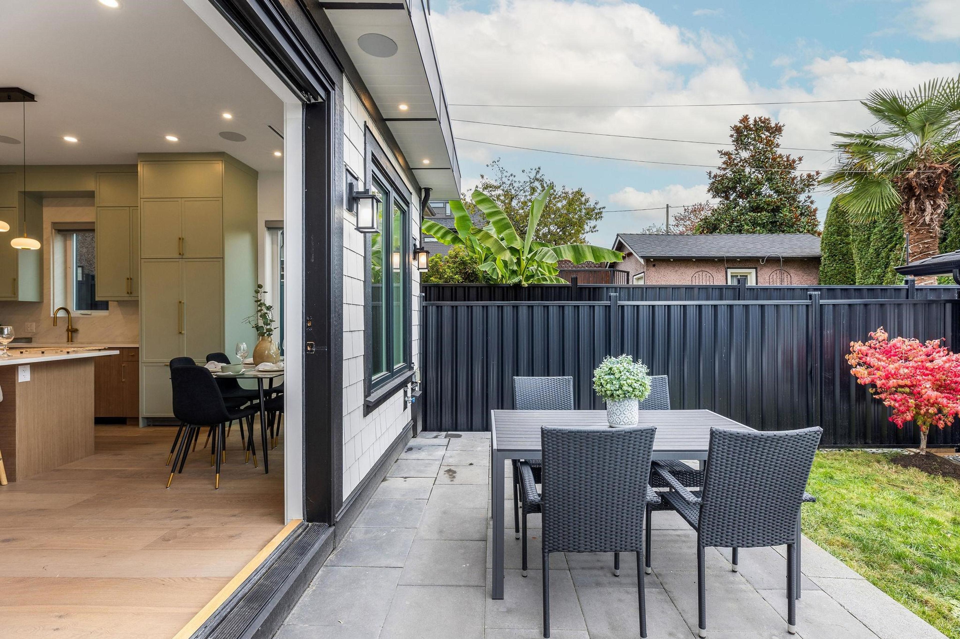 2334 E 5th Avenue, Vancouver - Outdoor Amenities - Garden / Yard/ Backyard/ Porch/ Deck - Photo 8