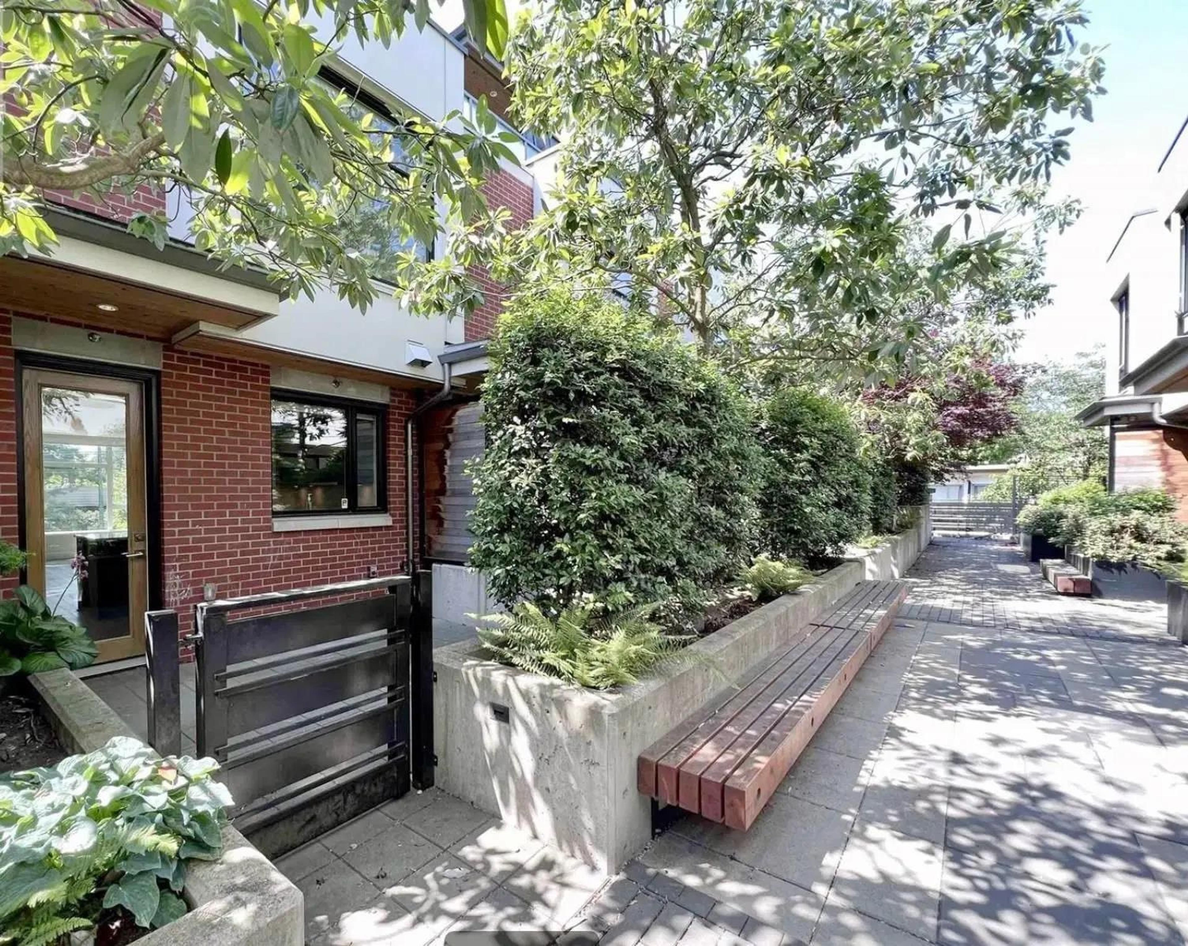 5436 Oak Street, Vancouver - Exteriors - Photo 3