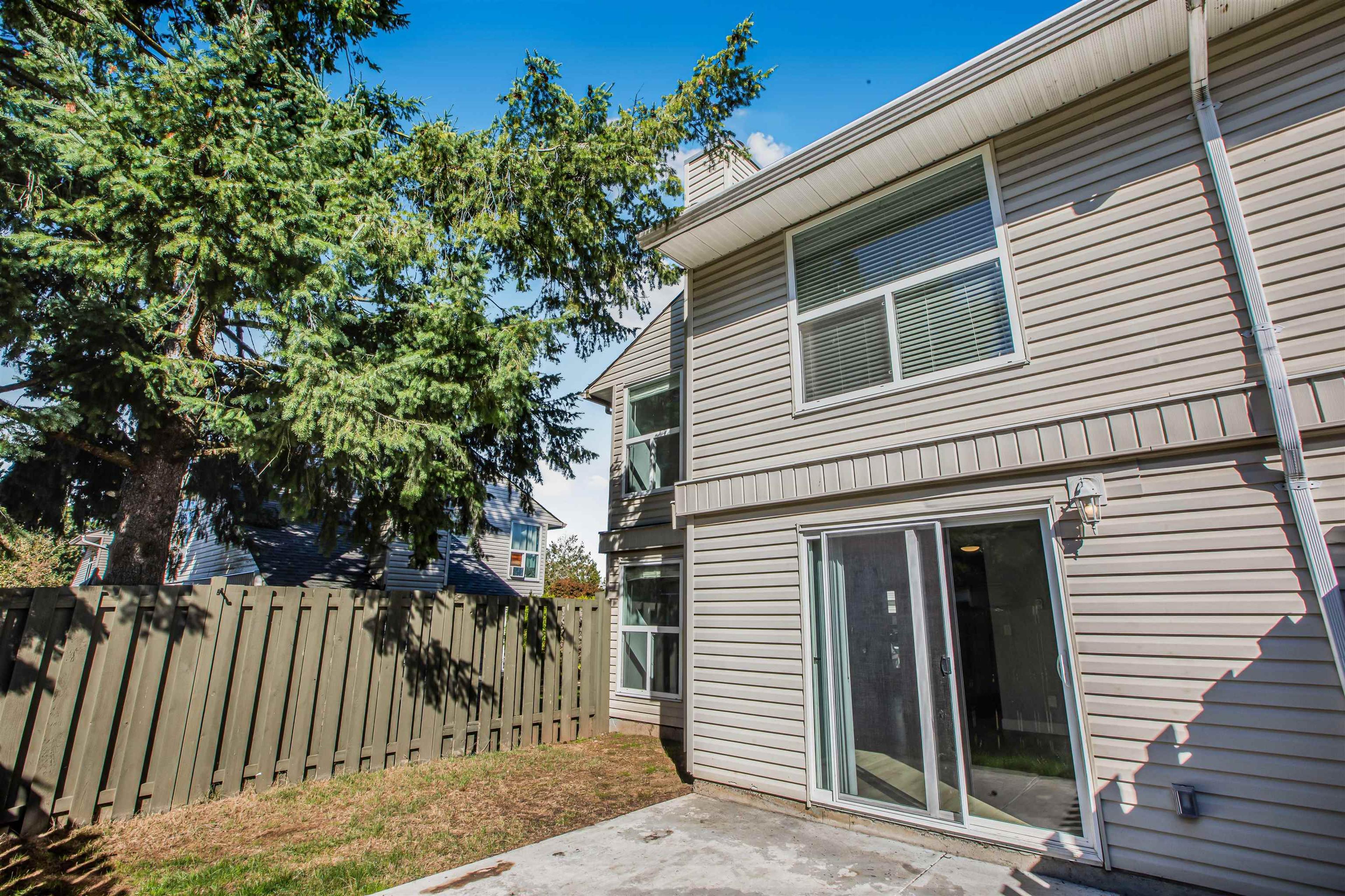 , Abbotsford - Exteriors - Photo 4