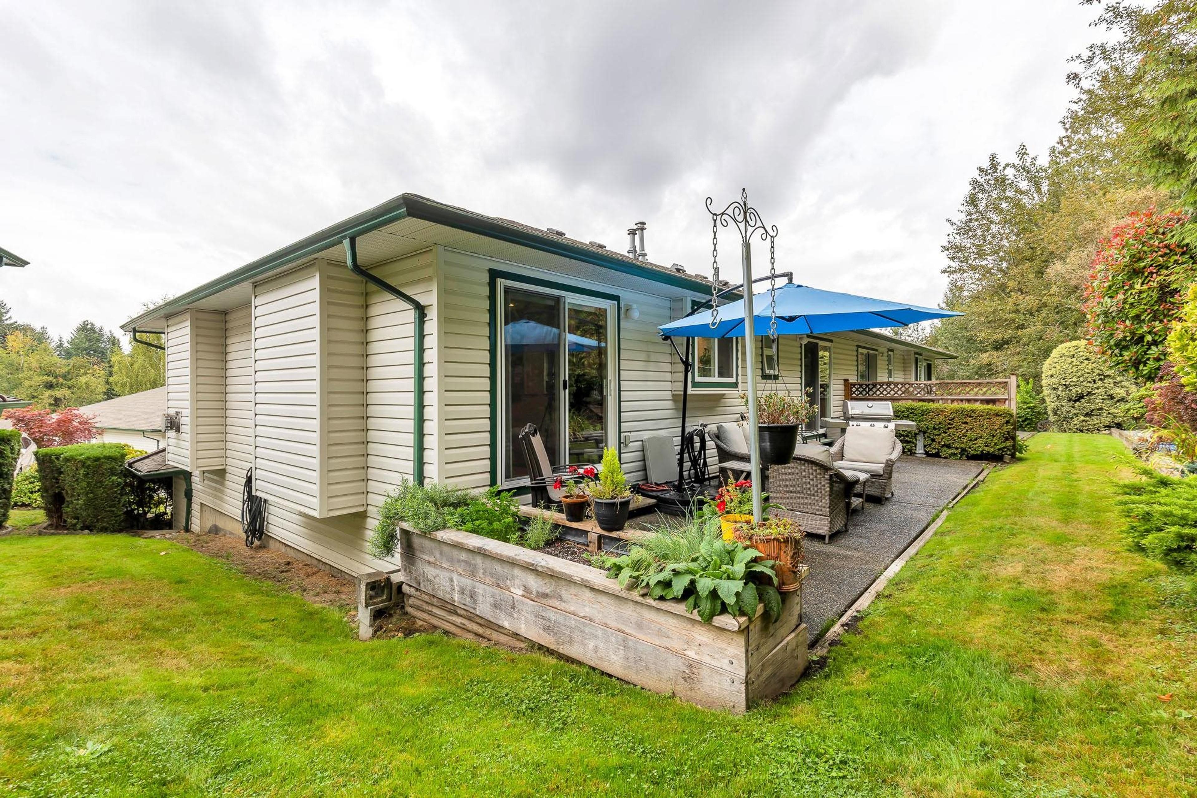 34250 Hazelwood Avenue, Abbotsford - Exteriors - Photo 5