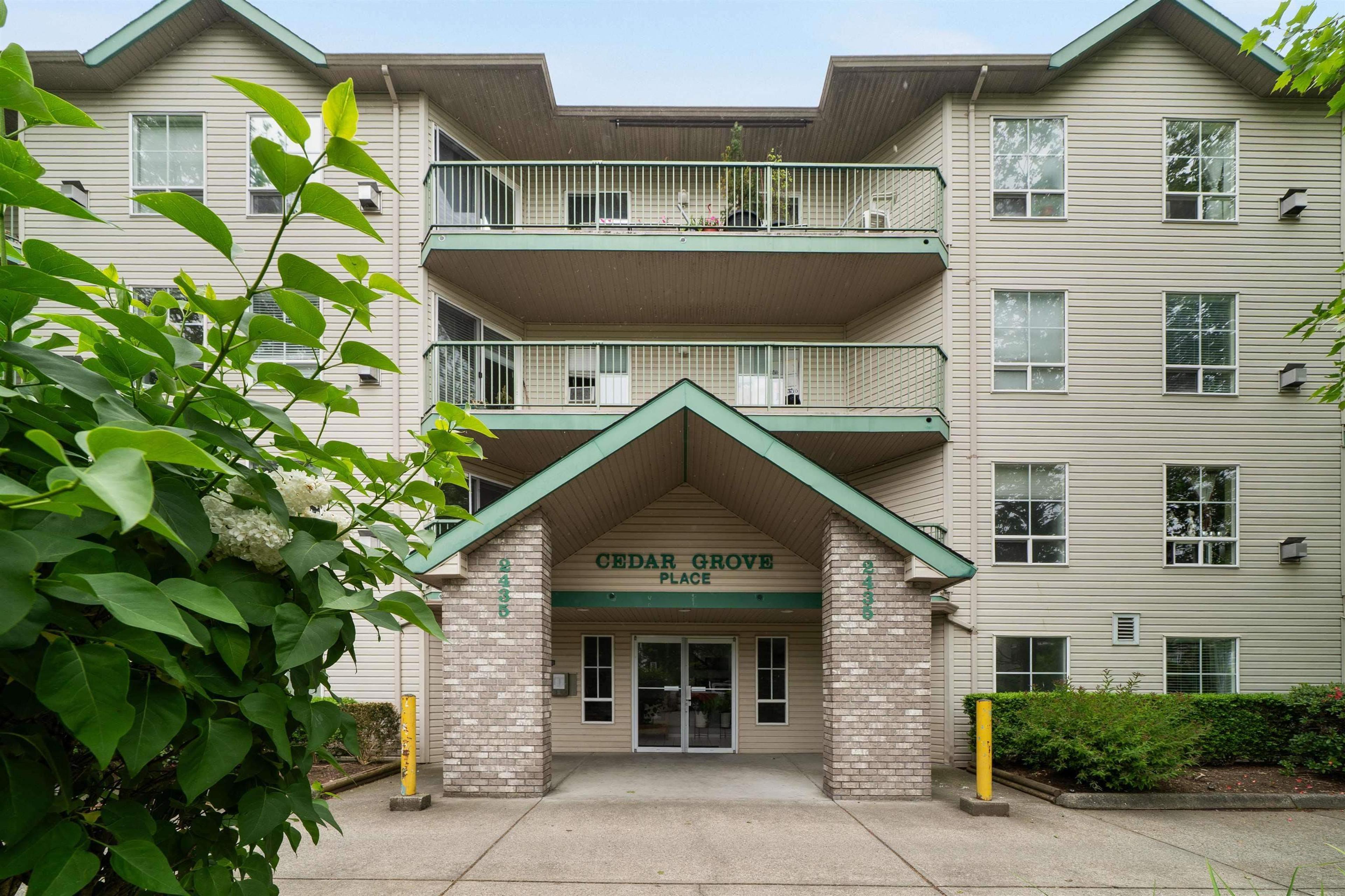 2435 Center Street, Abbotsford - Exteriors - Photo 2