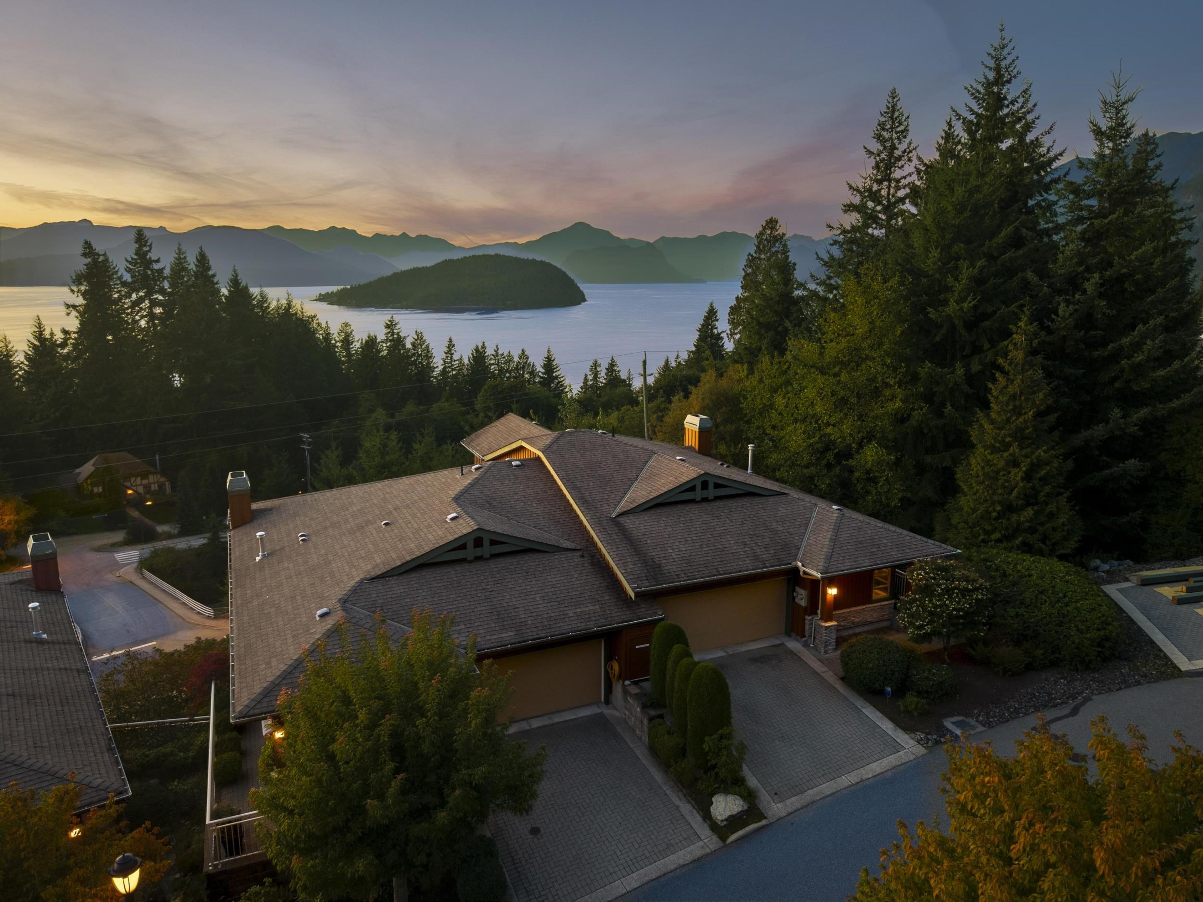 8664 Seascape Drive, West Vancouver - Exteriors - Full Complex View, Drone/Aerial View - Photo 3