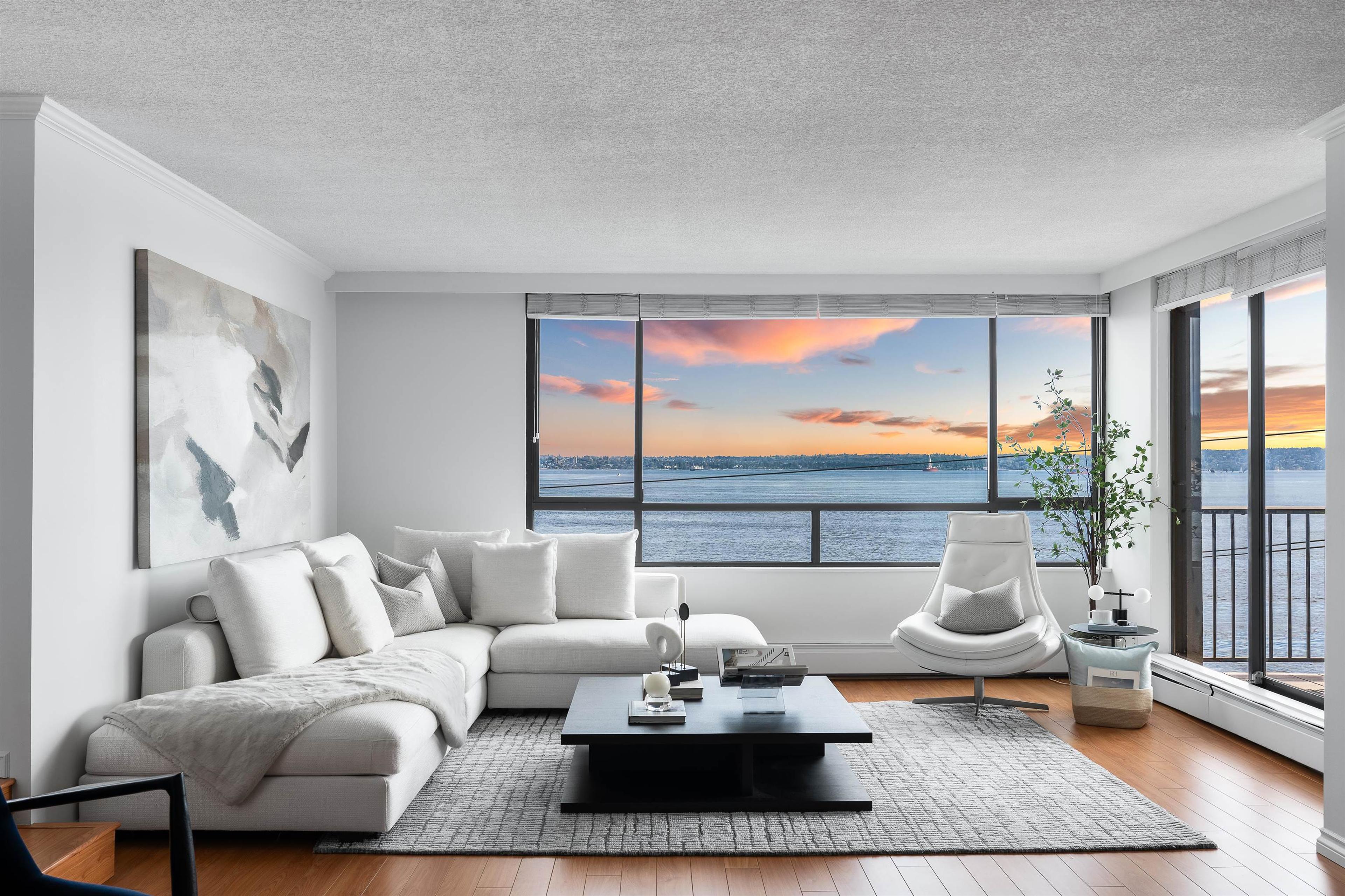 1930 Bellevue Avenue, West Vancouver - Exteriors - Photo 1