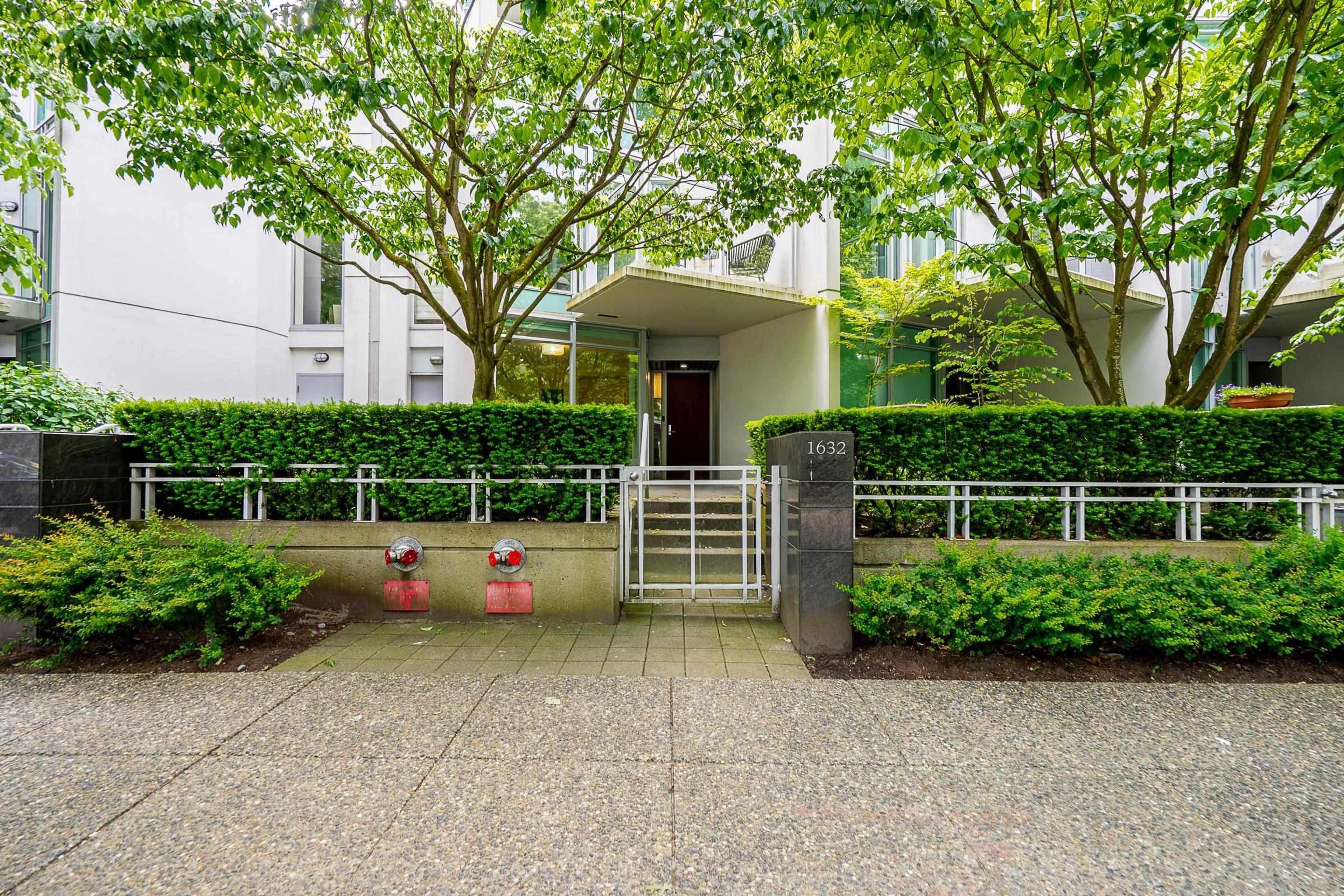 1650 Bayshore Drive, Vancouver - Exteriors - Photo 1