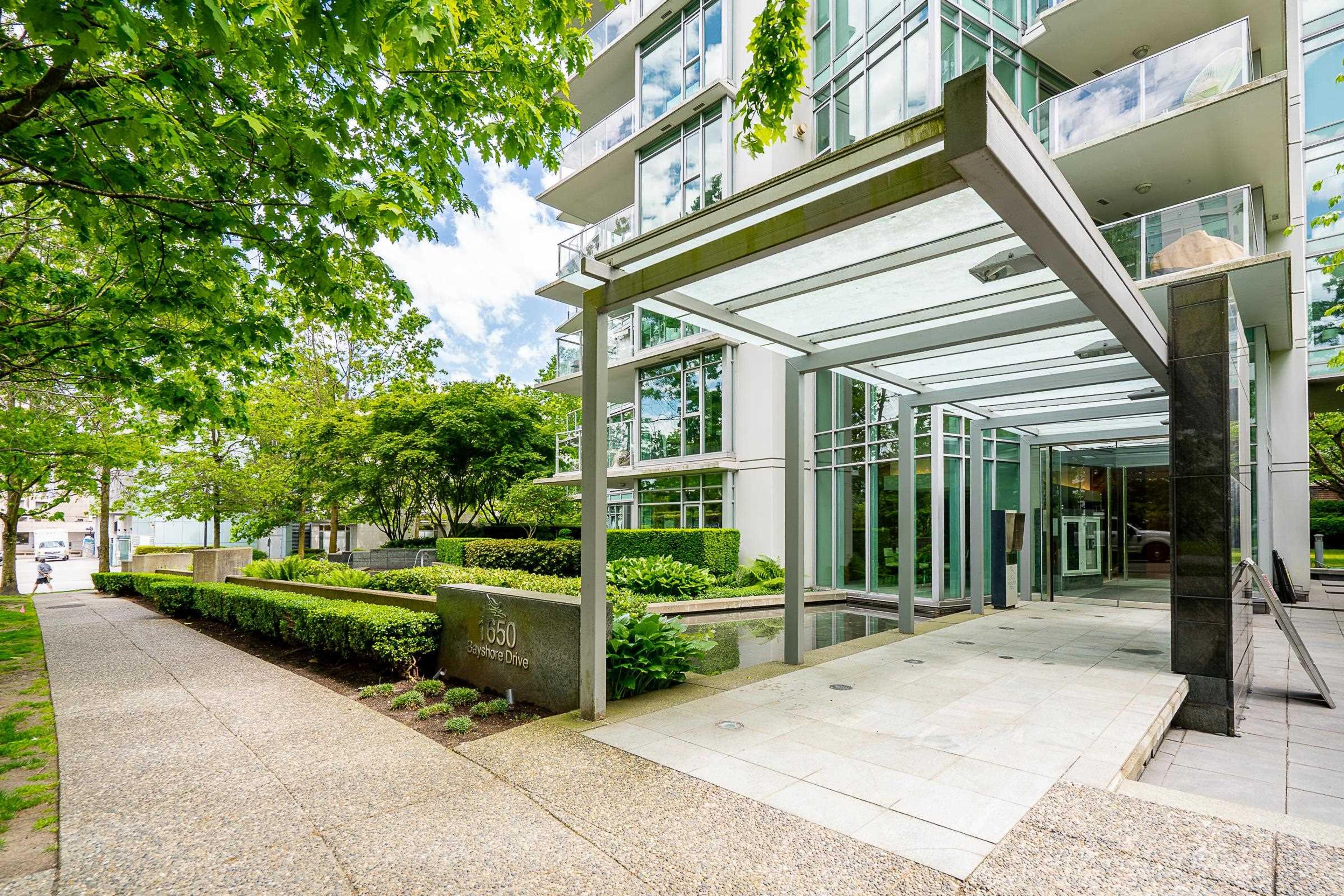1650 Bayshore Drive, Vancouver - Exteriors - Photo 2