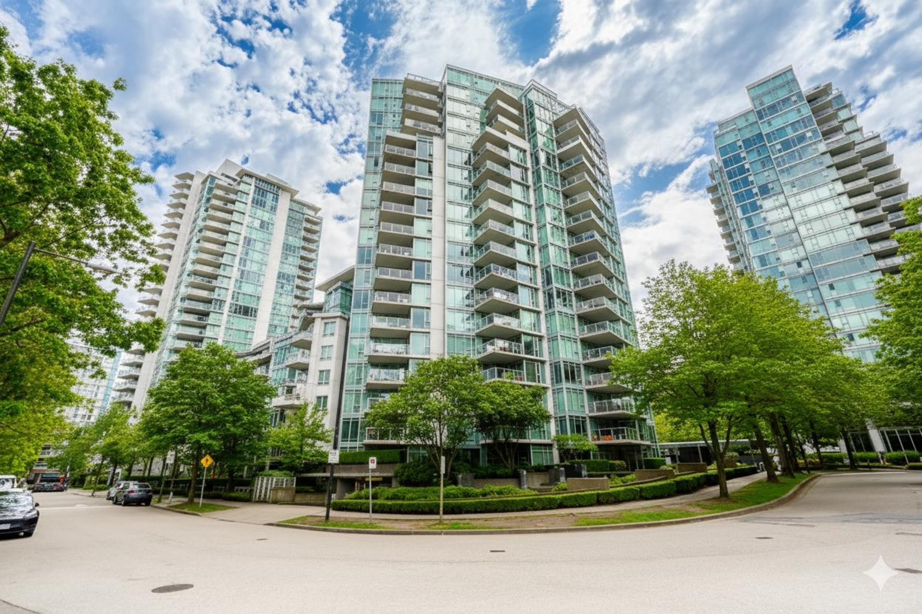 1650 Bayshore Drive, Vancouver - Exteriors - Full Complex View - Photo 3