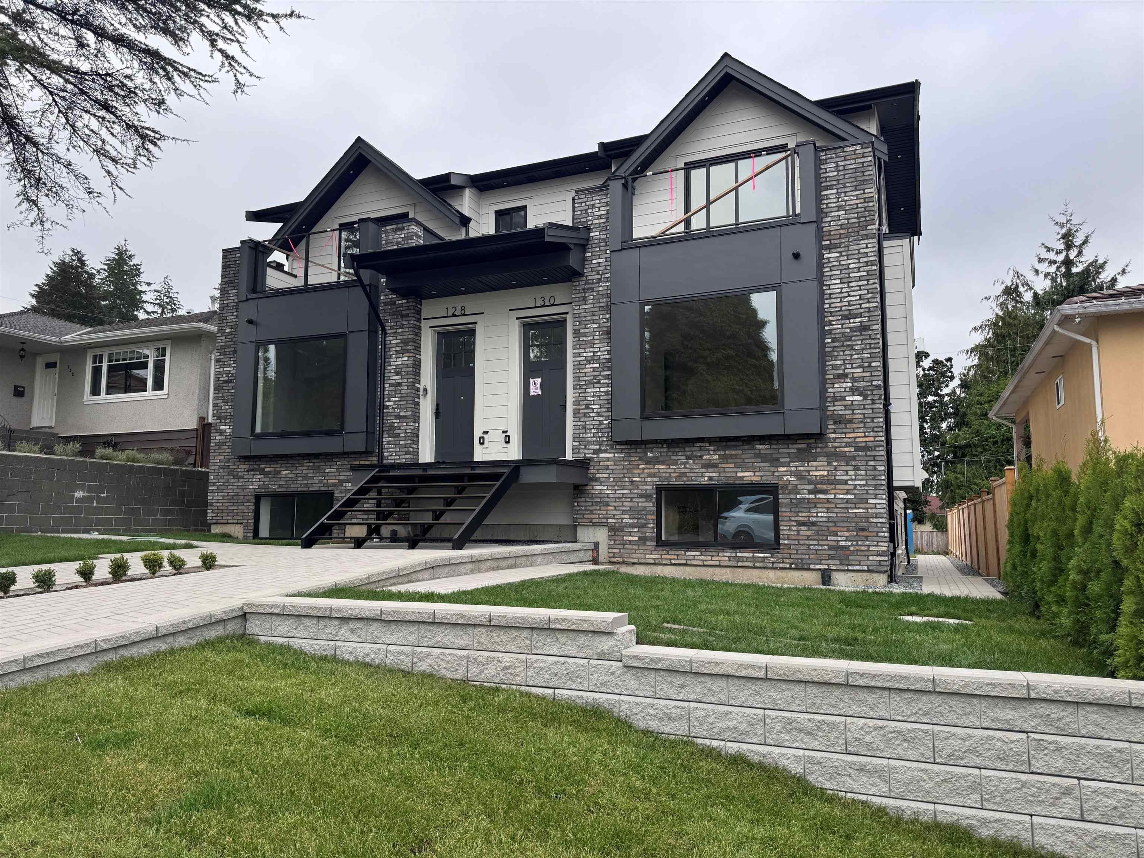 128 N Grosvenor Avenue, Burnaby - Exteriors - Photo 1