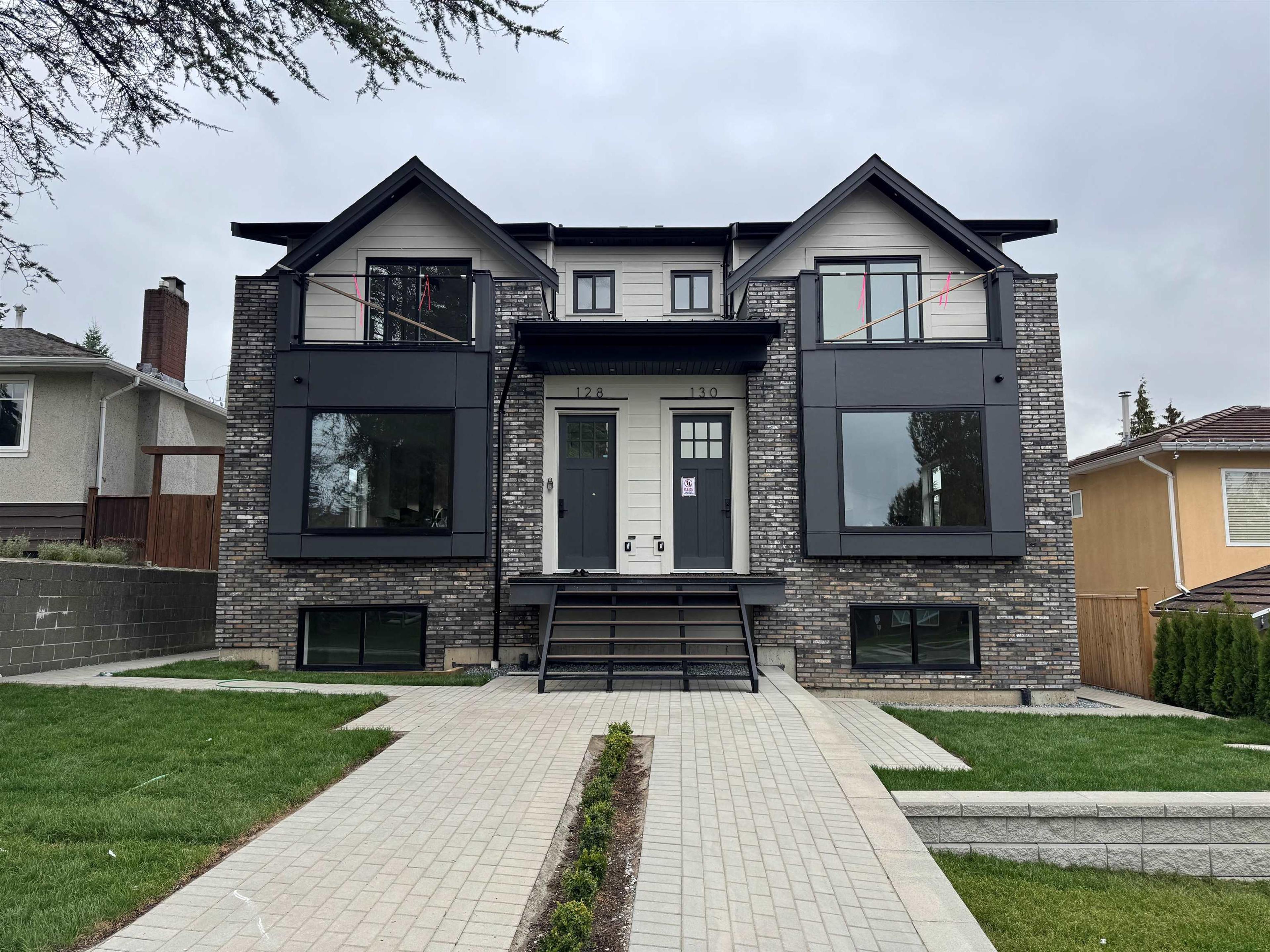 128 N Grosvenor Avenue, Burnaby - Exteriors - Photo 4