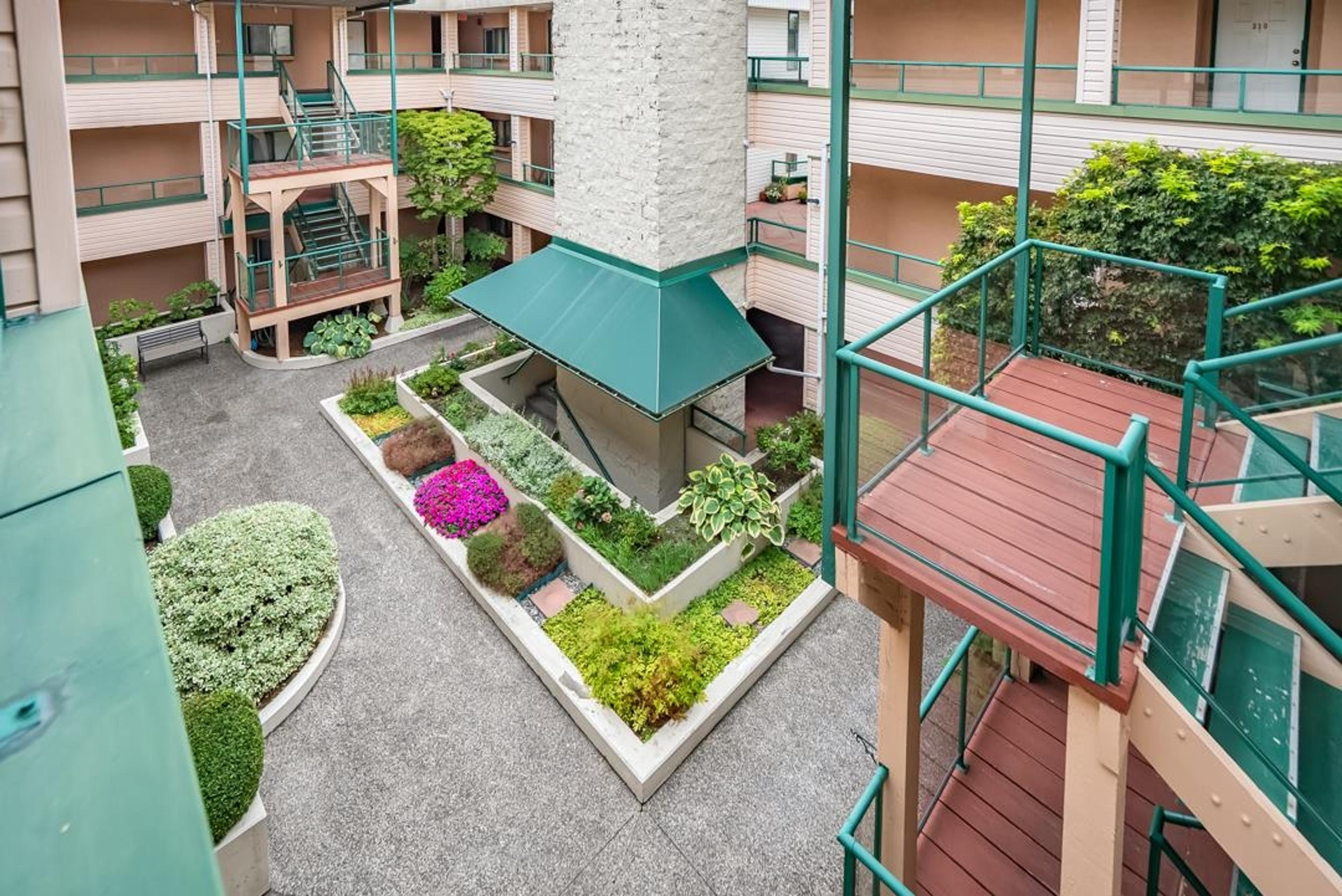 7300 Gilbert Road, Richmond - Exteriors - Photo 4