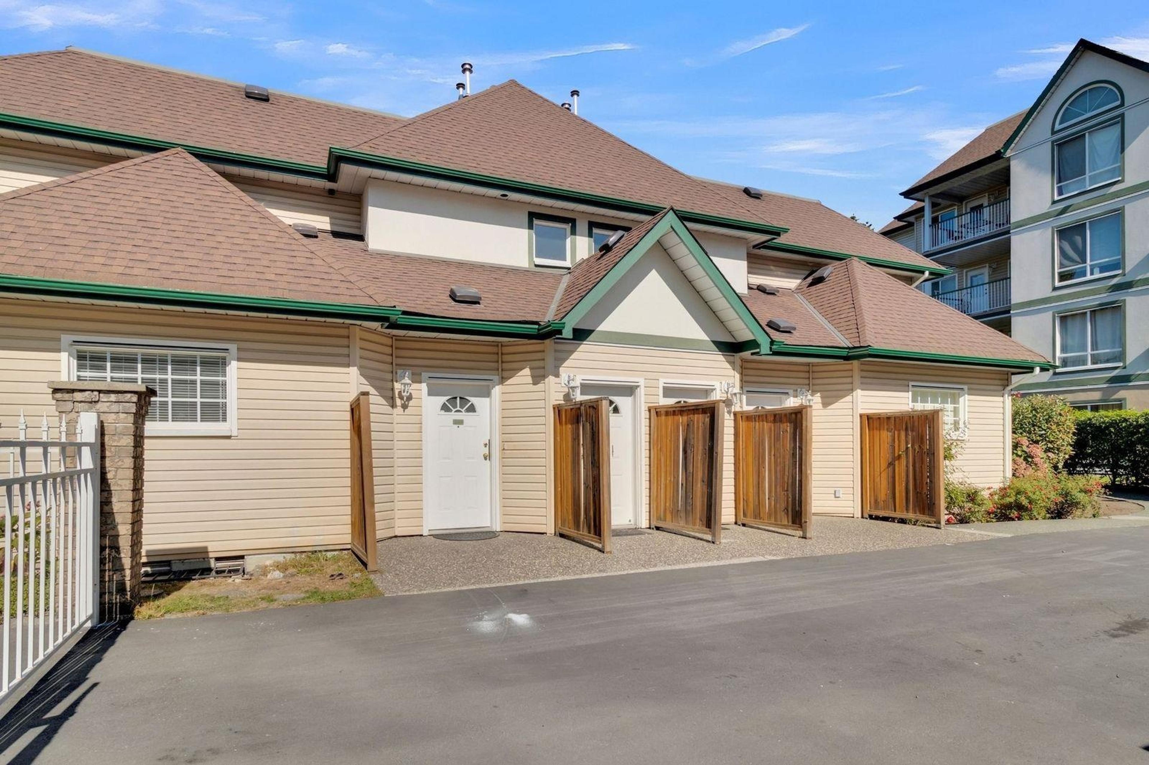 10082 132 Street, Surrey - Exteriors - Photo 6