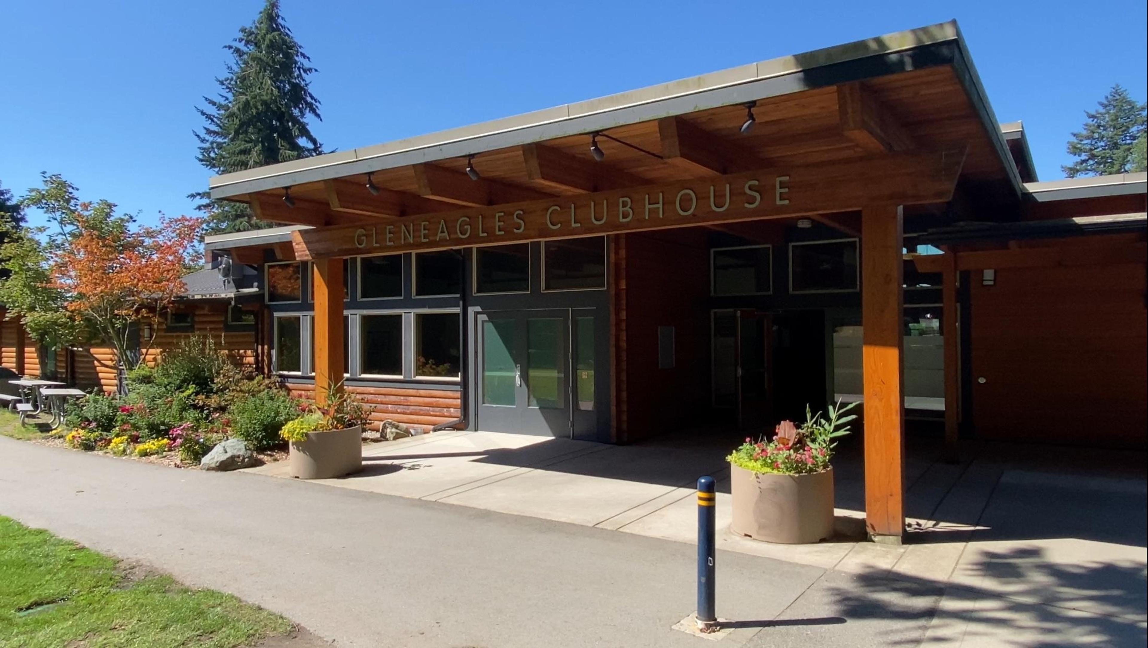 6338 Douglas Street, West Vancouver - Exteriors - Photo 2