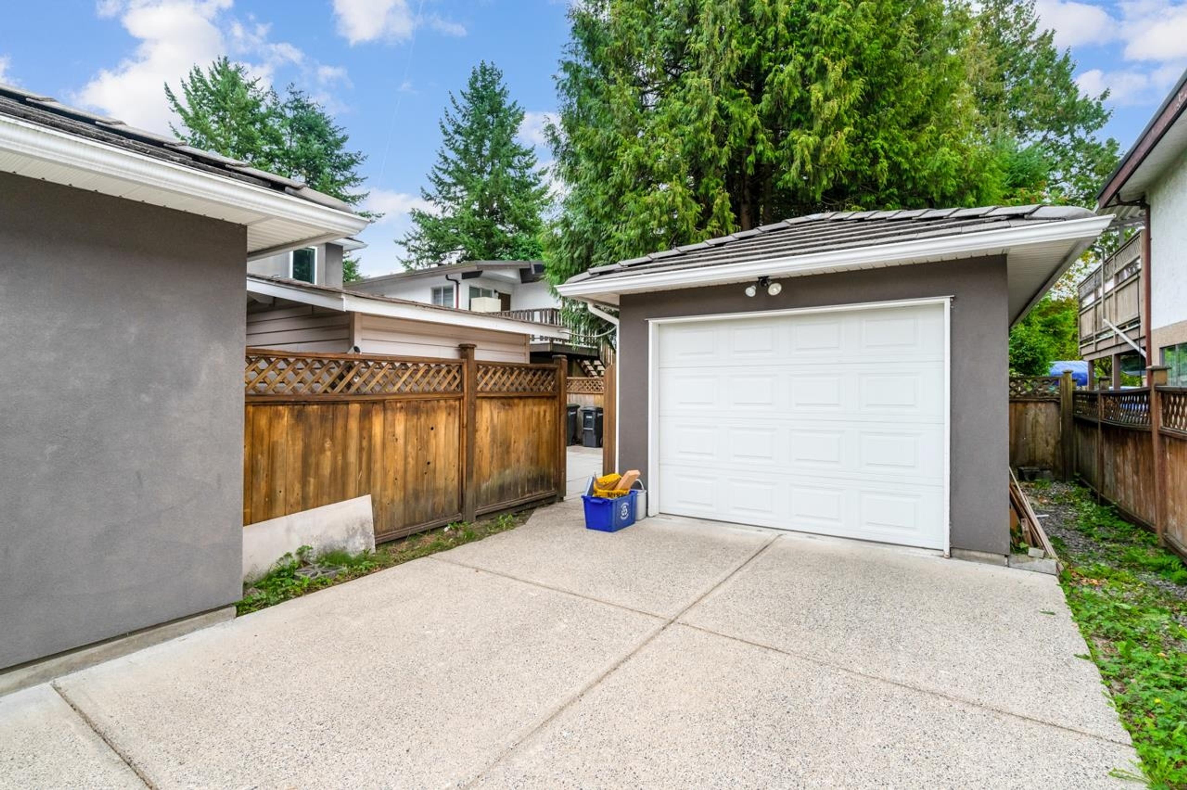 5239 Inman Avenue, Burnaby - Exteriors - Photo 2