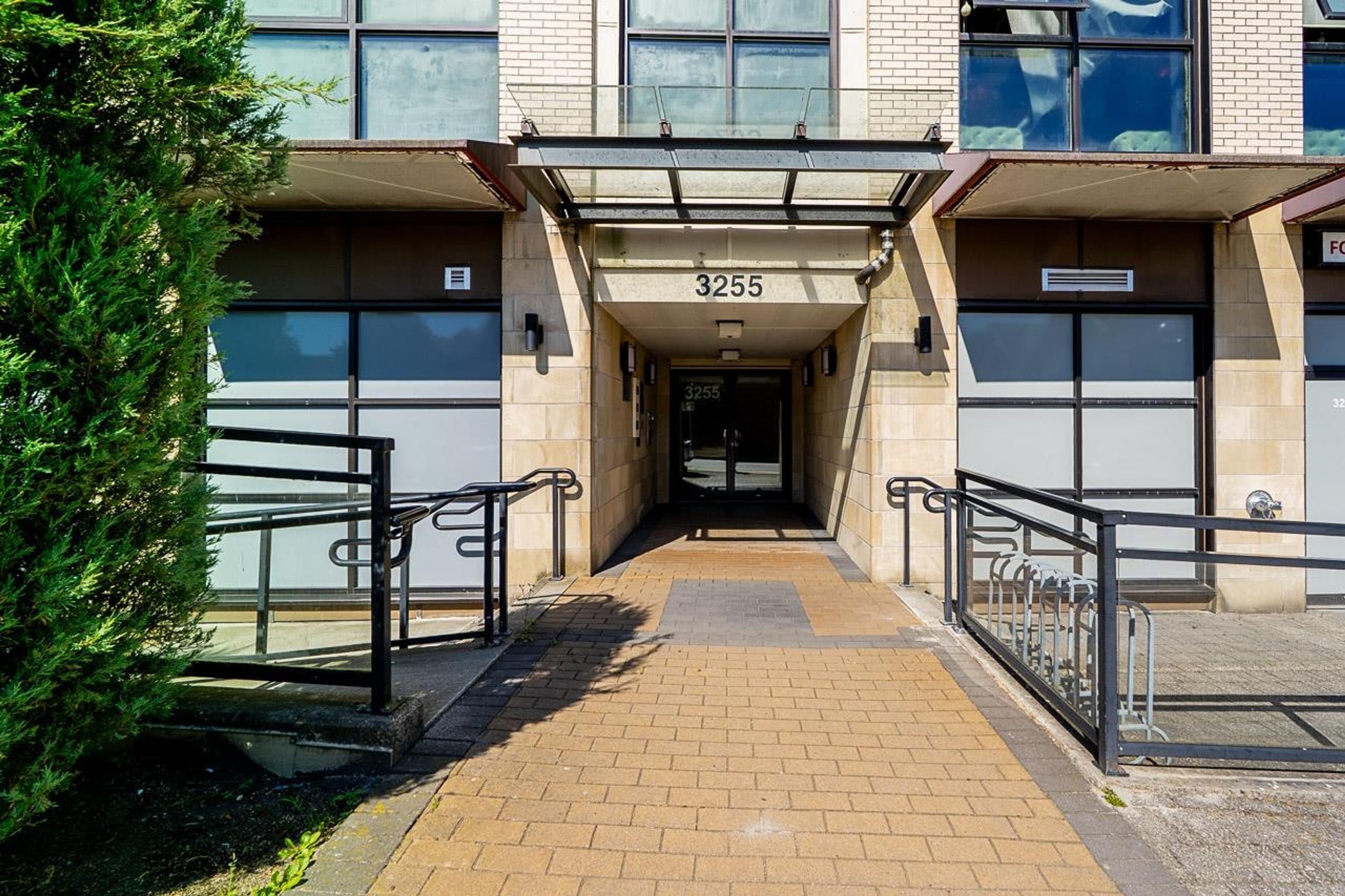 3255 Smith Avenue, Burnaby - Exteriors - Photo 4