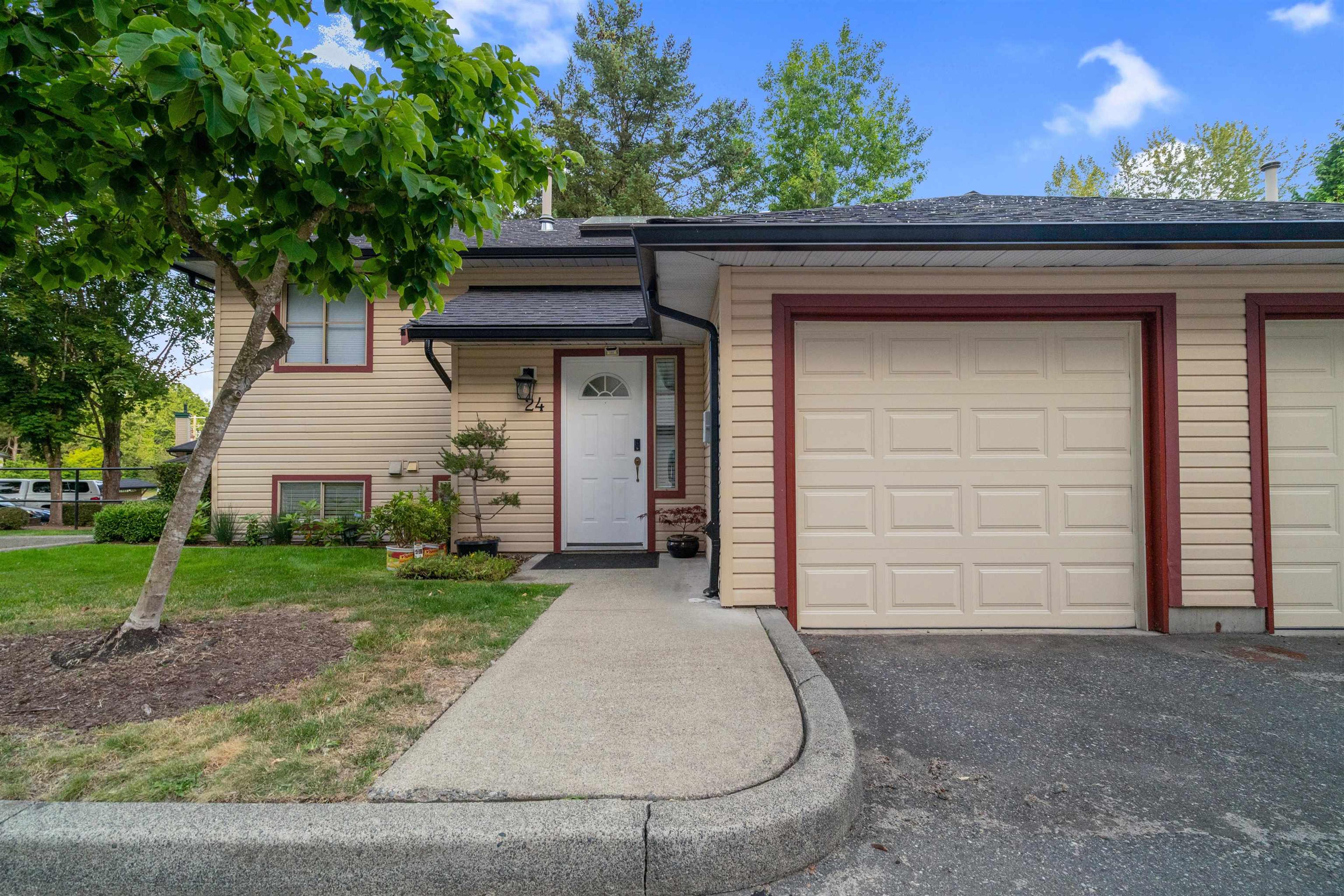 21960 River Road, Maple Ridge - Exteriors - Photo 2