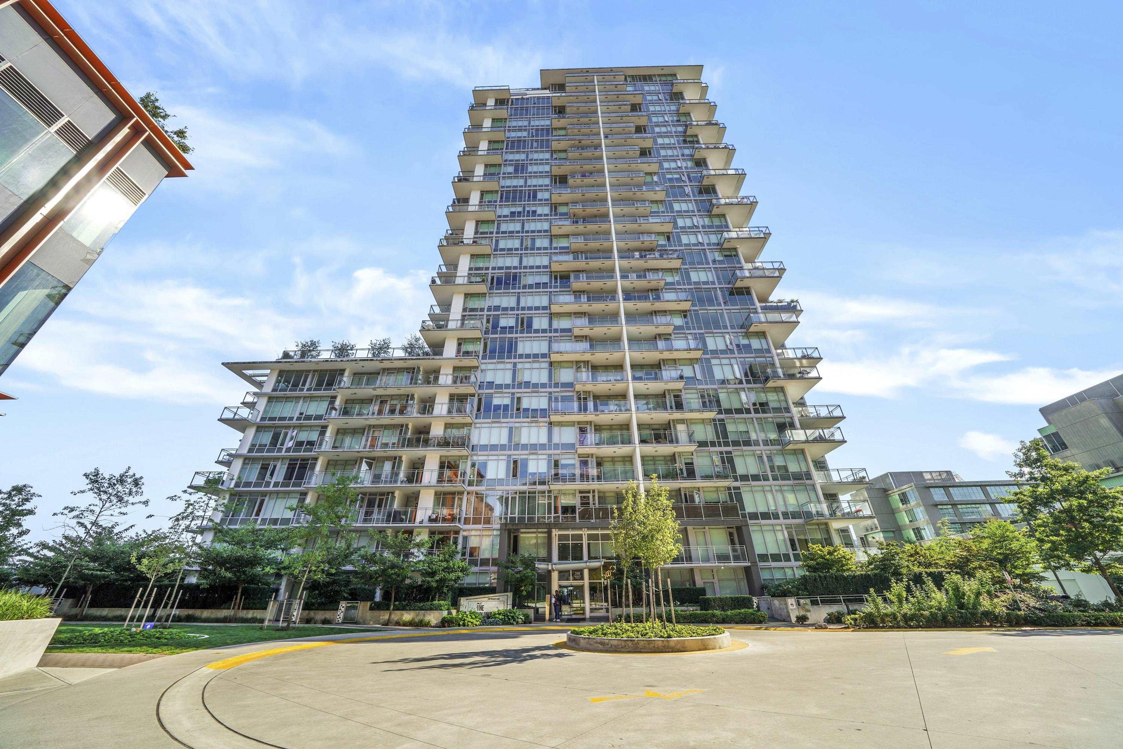 258 Nelson's Court, New Westminster - Exteriors - Full Complex View - Photo 2