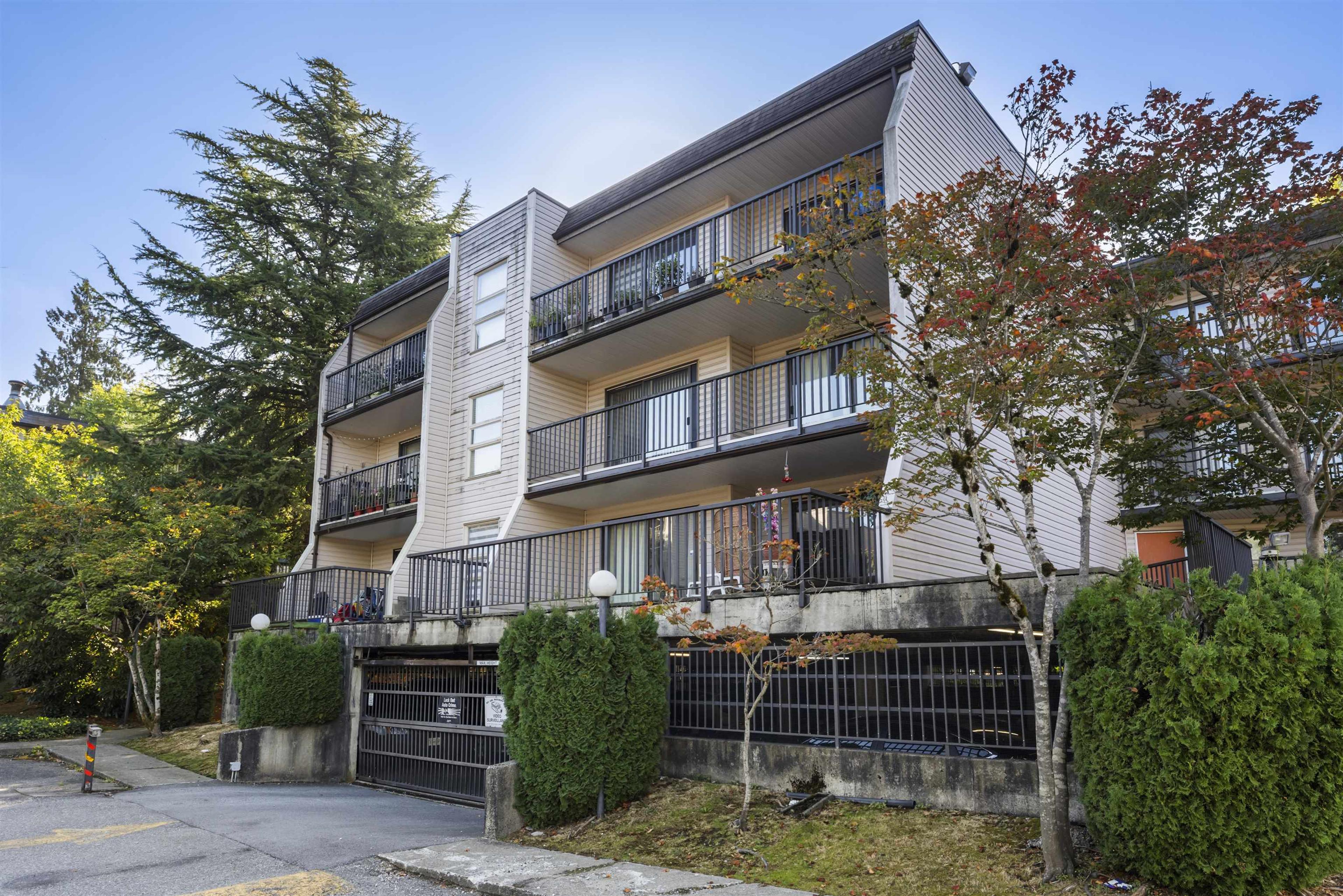 15288 100 Avenue, Surrey - Exteriors - Photo 5