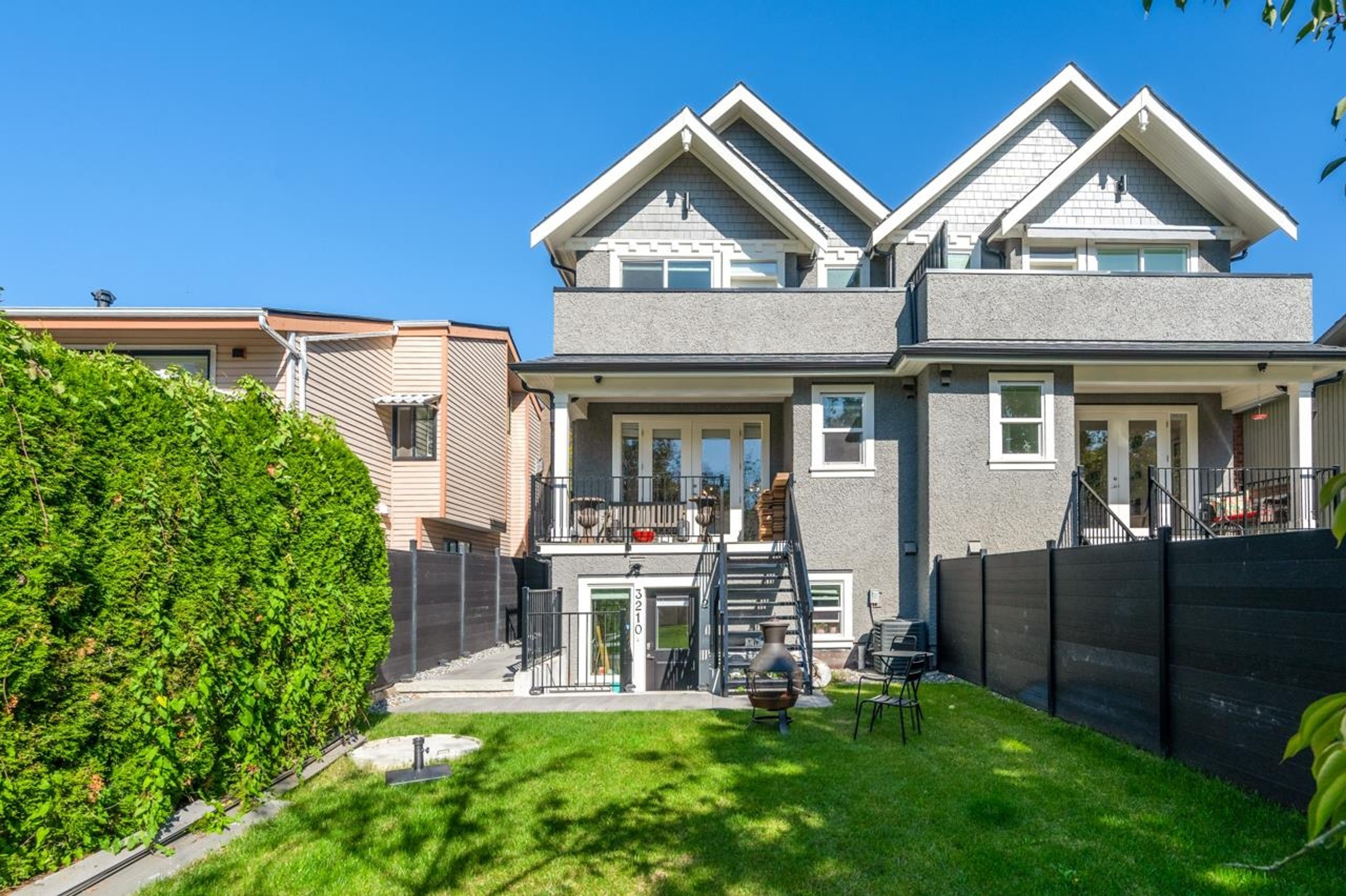 3210 E 62 Avenue, Vancouver - Exteriors - Photo 2