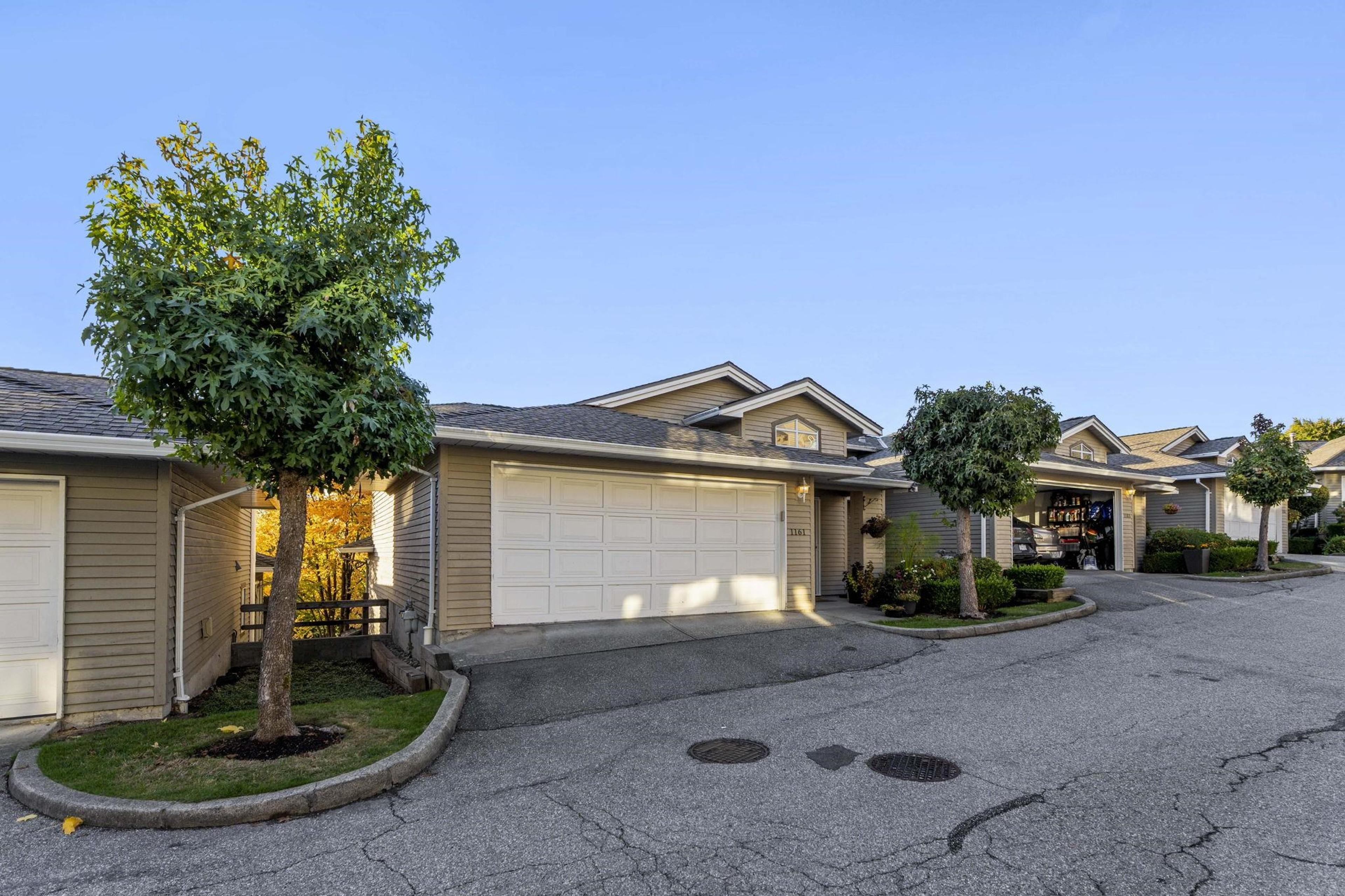 1161 O'FLAHERTY GATE - Main Image