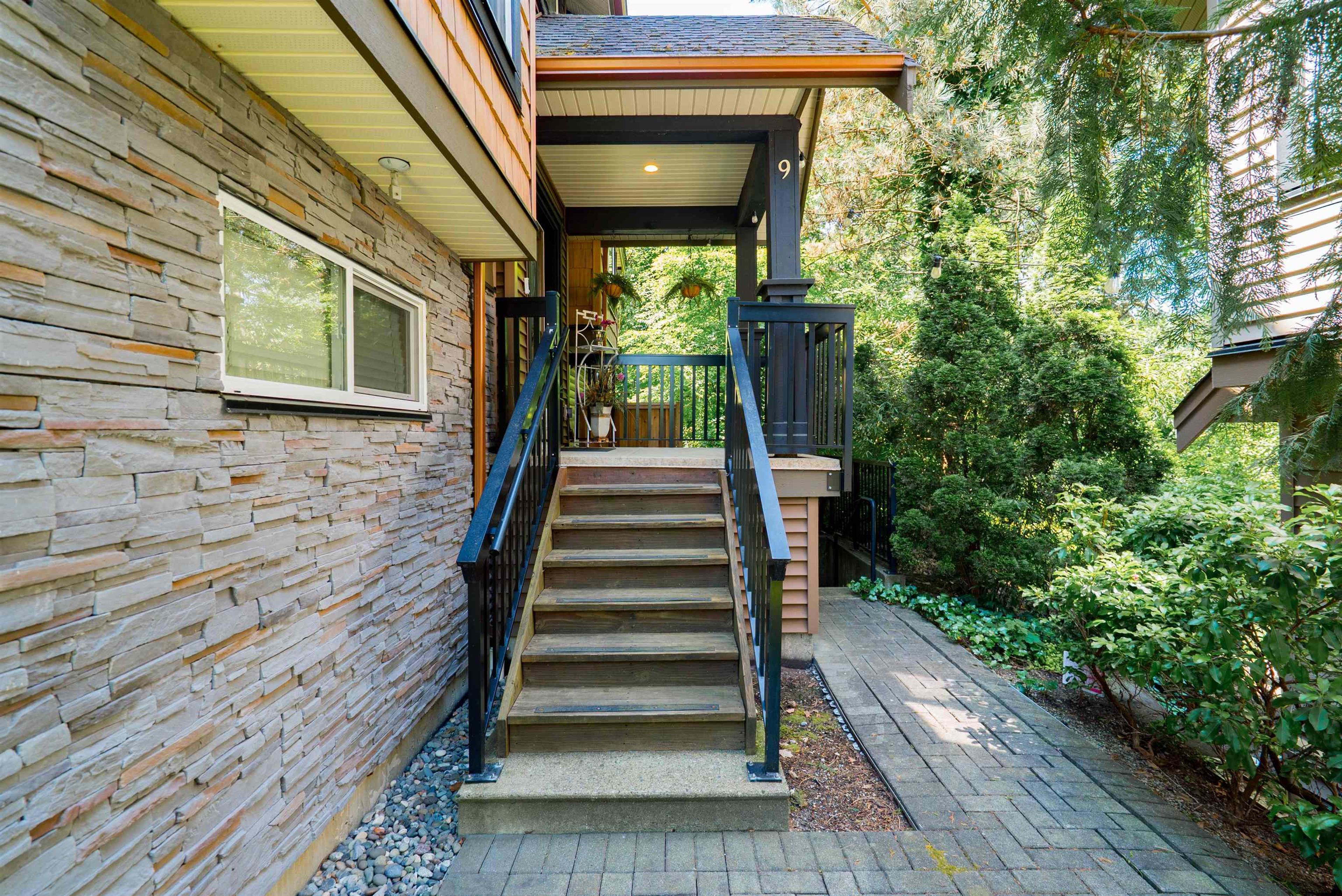 22206 124 Avenue, Maple Ridge - Exteriors - Photo 3