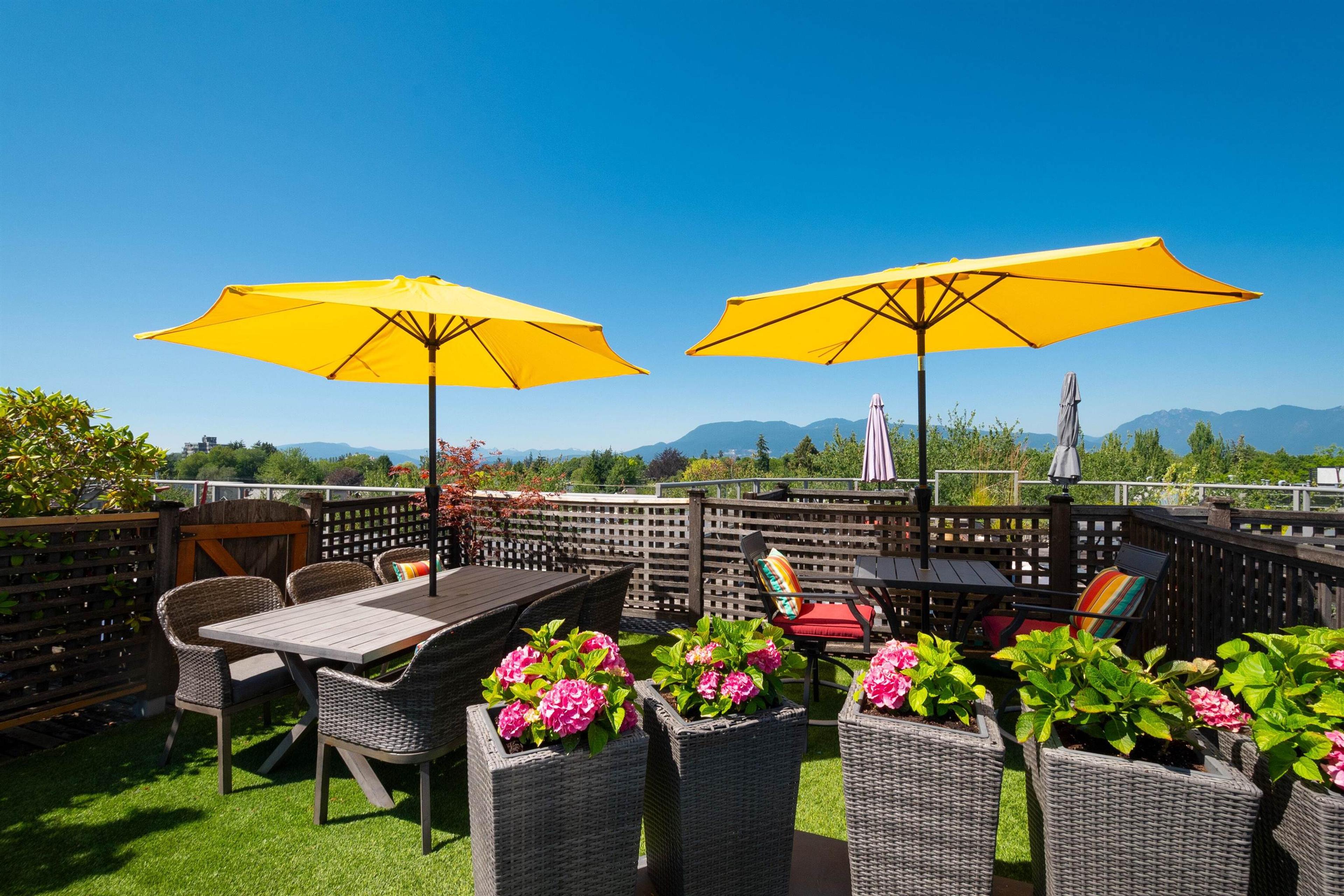 3440 W Broadway, Vancouver - Outdoor Amenities - Rooftop terraces / Patios - Photo 2