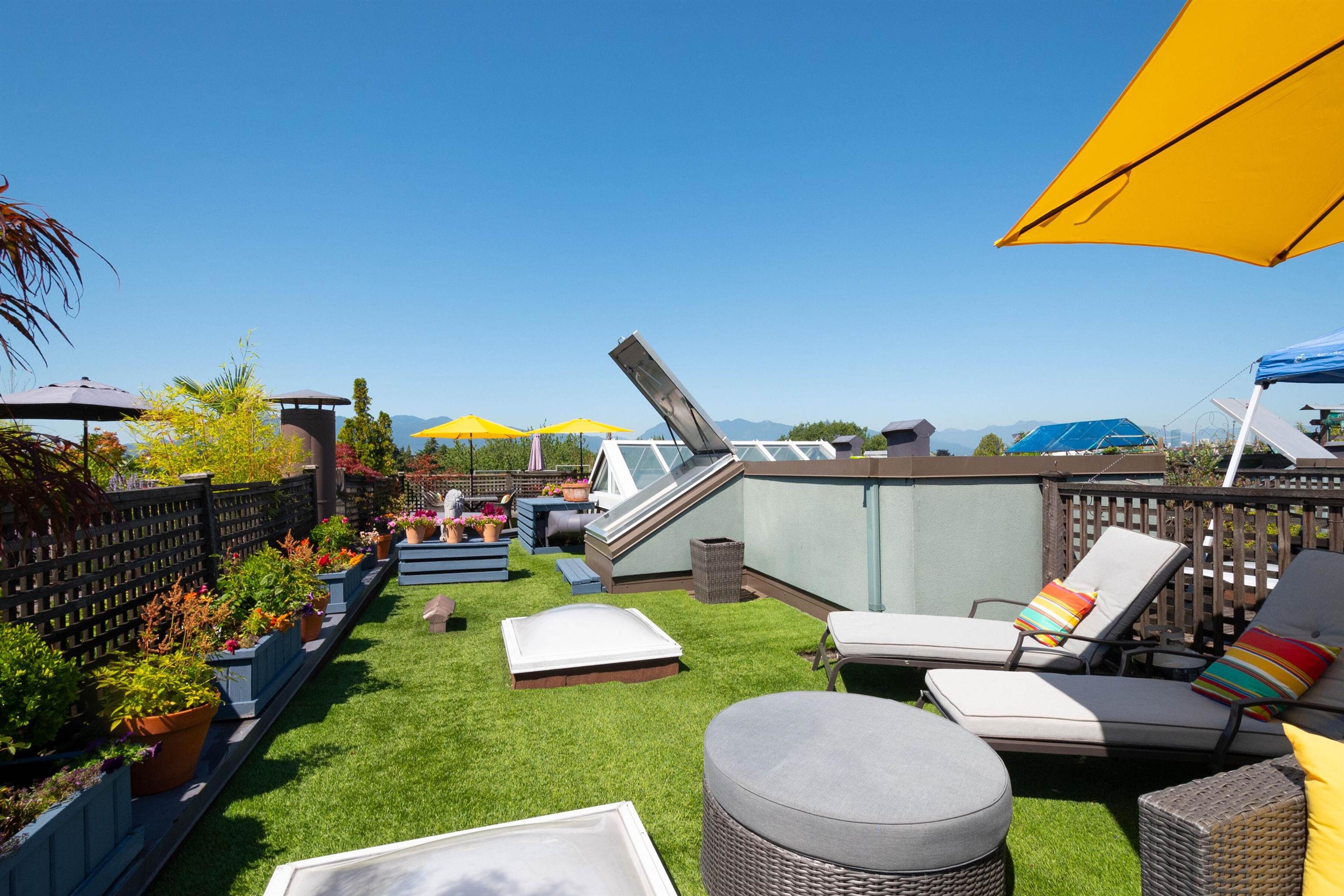 3440 W Broadway, Vancouver - Outdoor Amenities - Rooftop terraces / Patios - Photo 6