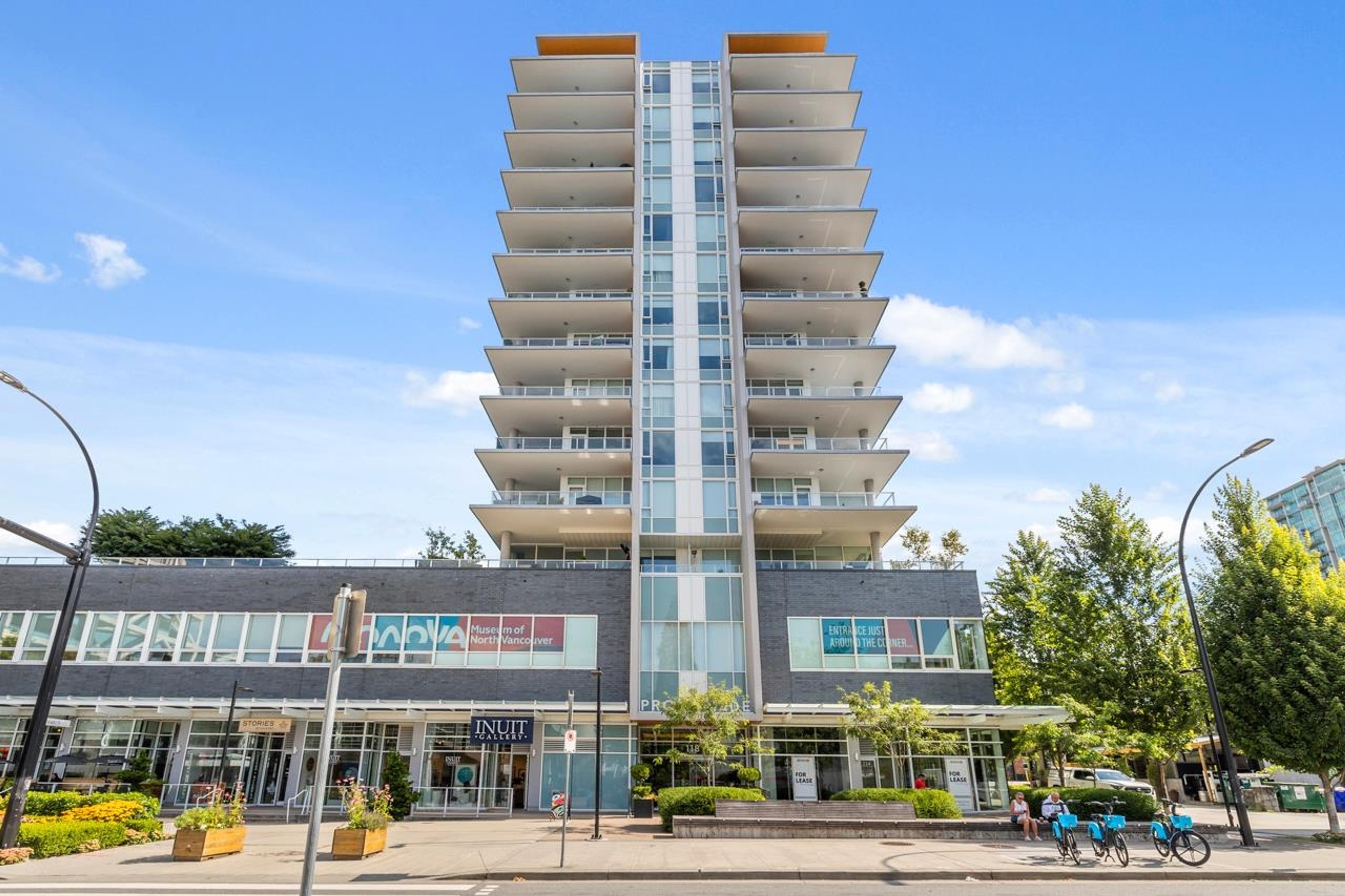 118 Carrie Cates Court, North Vancouver - Exteriors - Photo 3