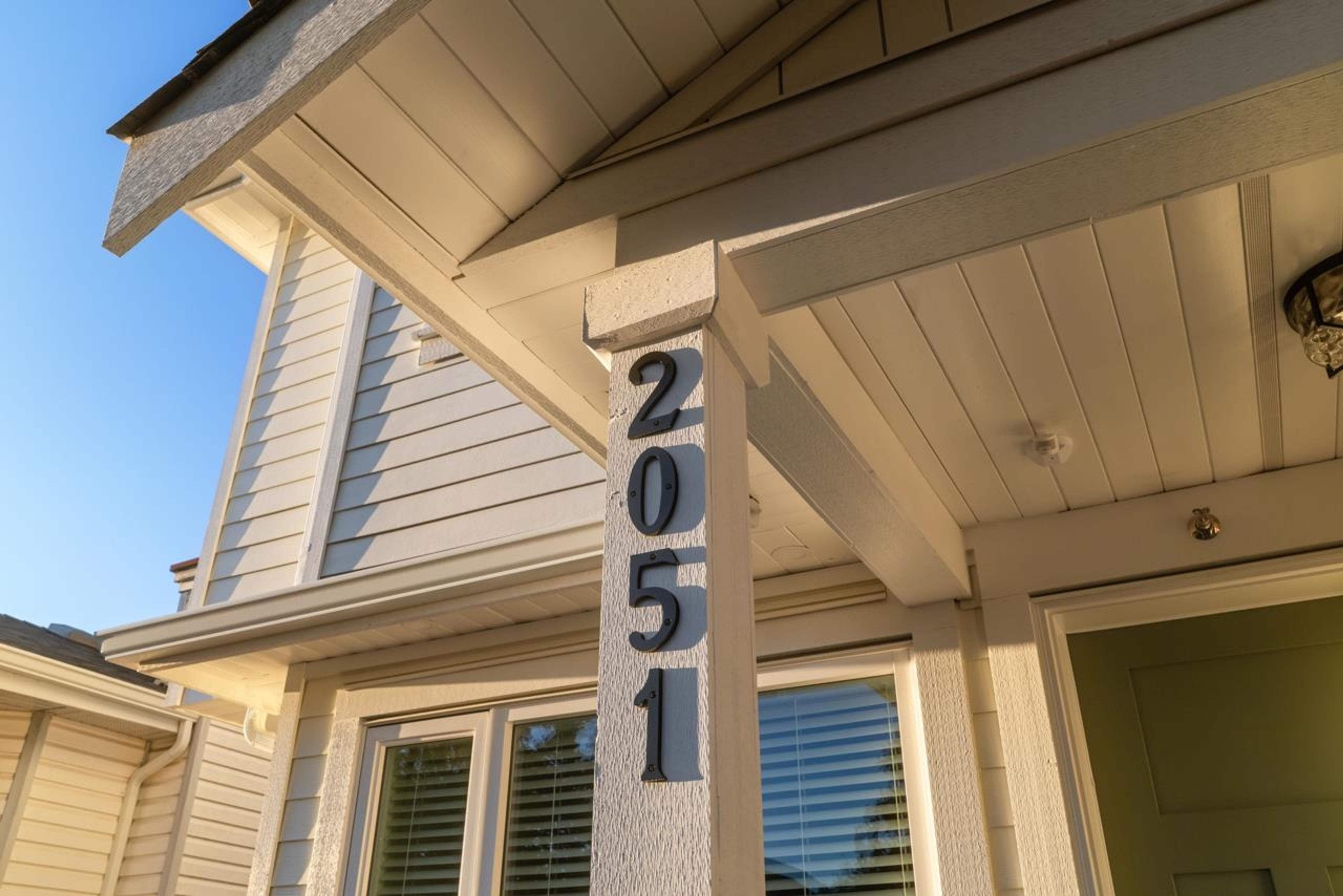 2053 E 4th Avenue, Vancouver - Exteriors - Photo 1