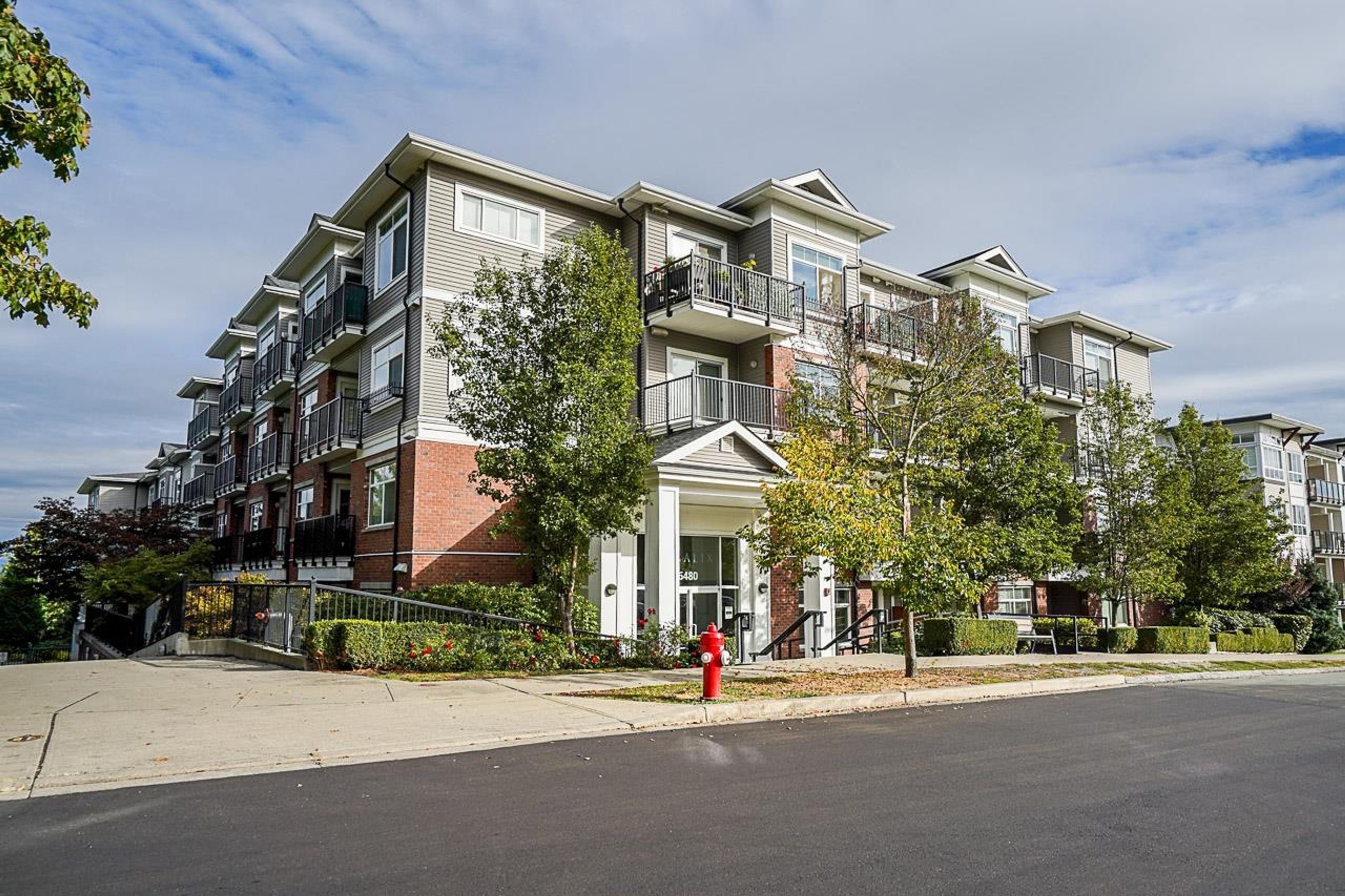 6480 195a Street, Surrey - Exteriors - Full Complex View - Photo 3