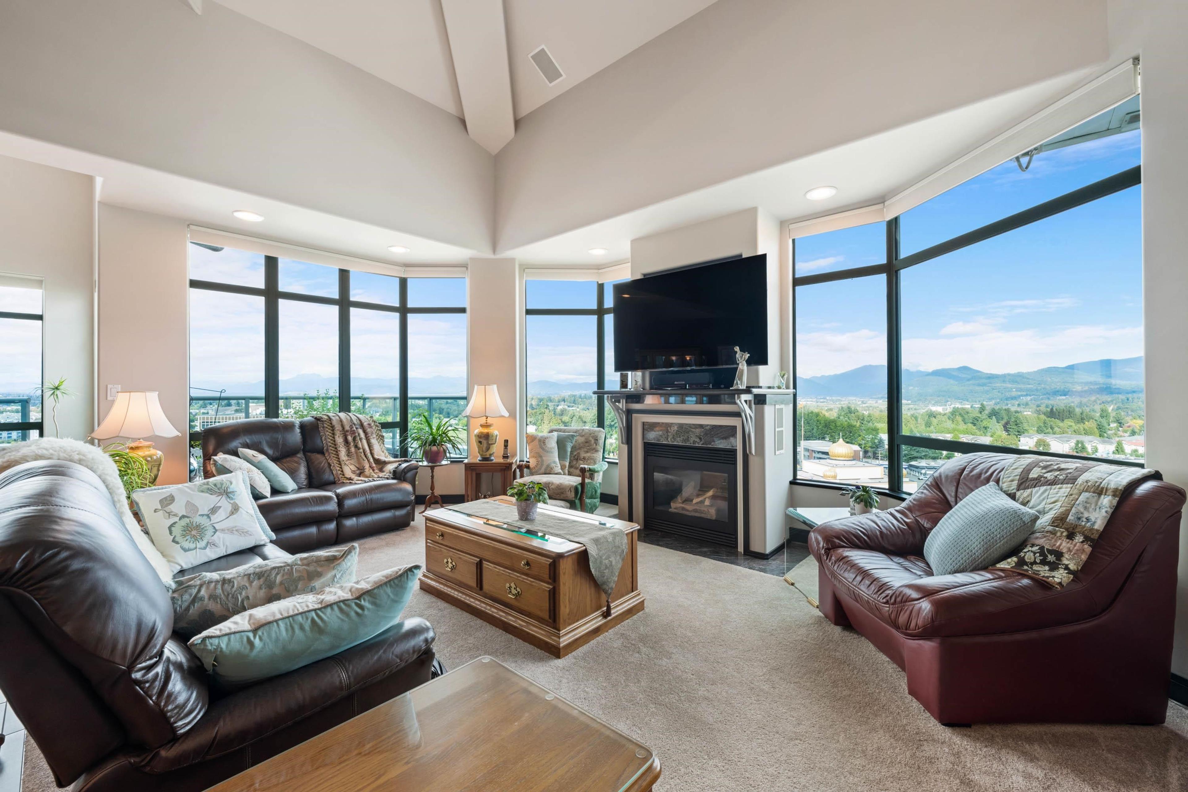 33065 Mill Lake Road, Abbotsford - Exteriors - Photo 2