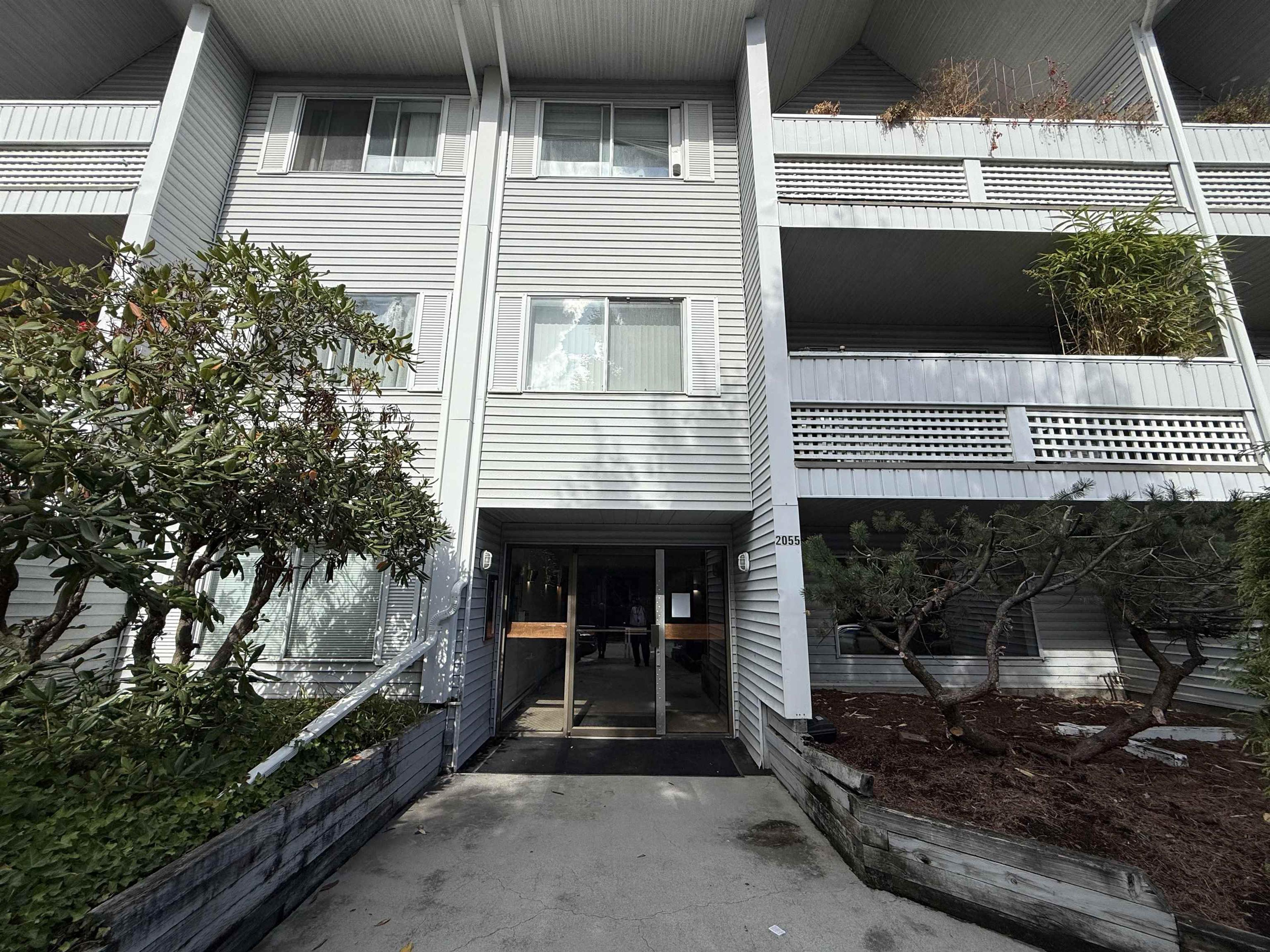2055 Suffolk Avenue, Port Coquitlam - Exteriors - Photo 1