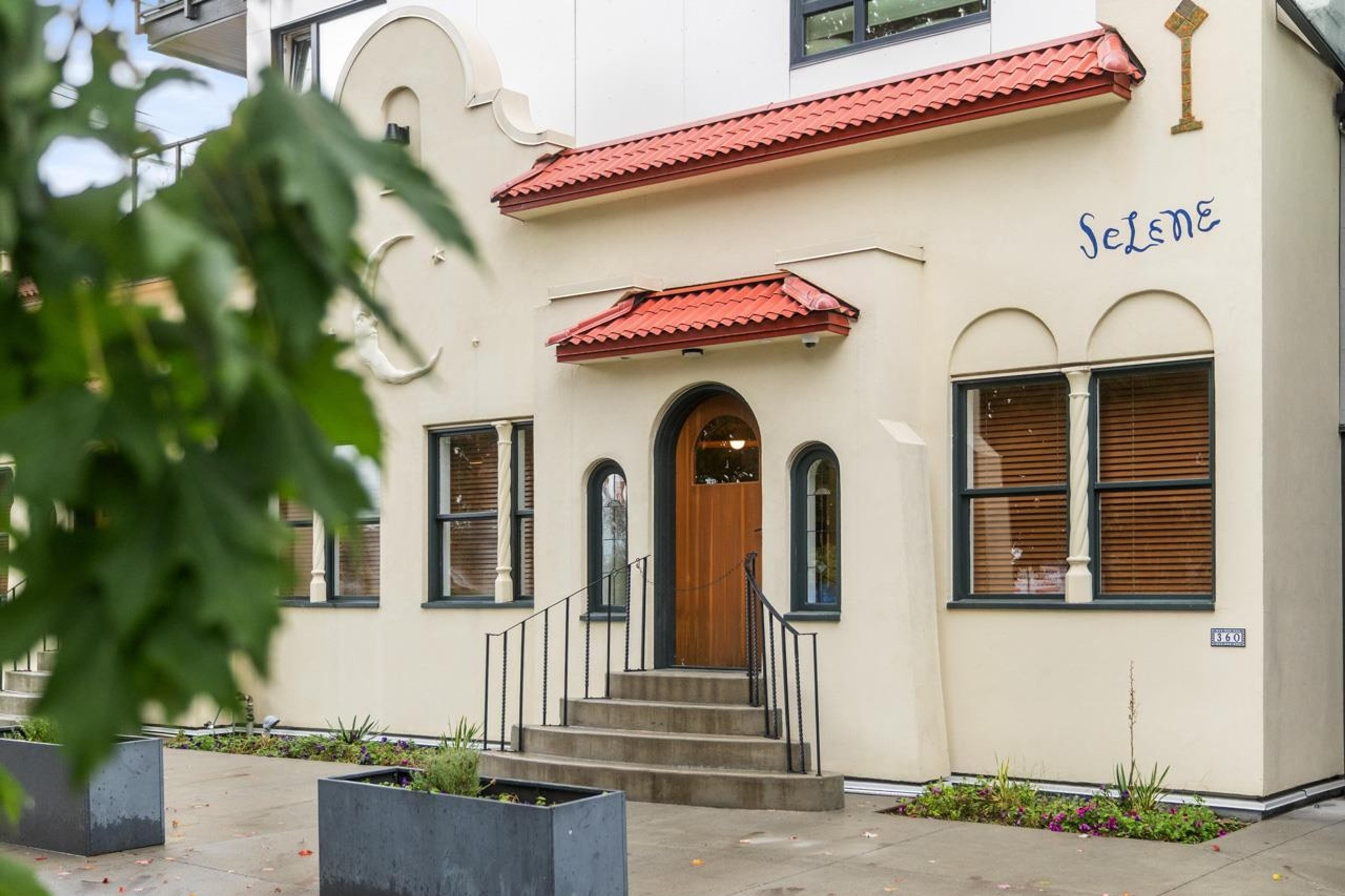 2636 E Hastings Street, Vancouver - Exteriors - Photo 1